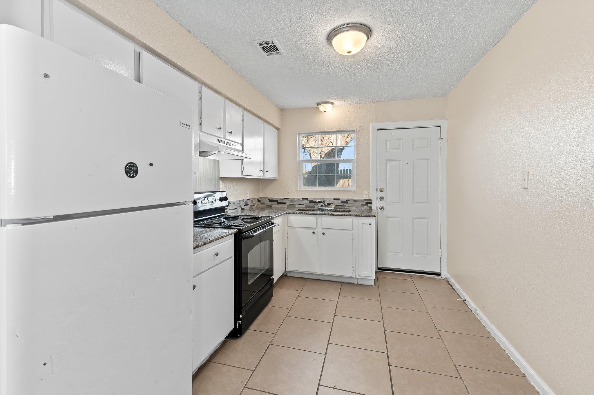 410 Old Thorndale Rd Unit D Rd # D, Taylor, TX 76574