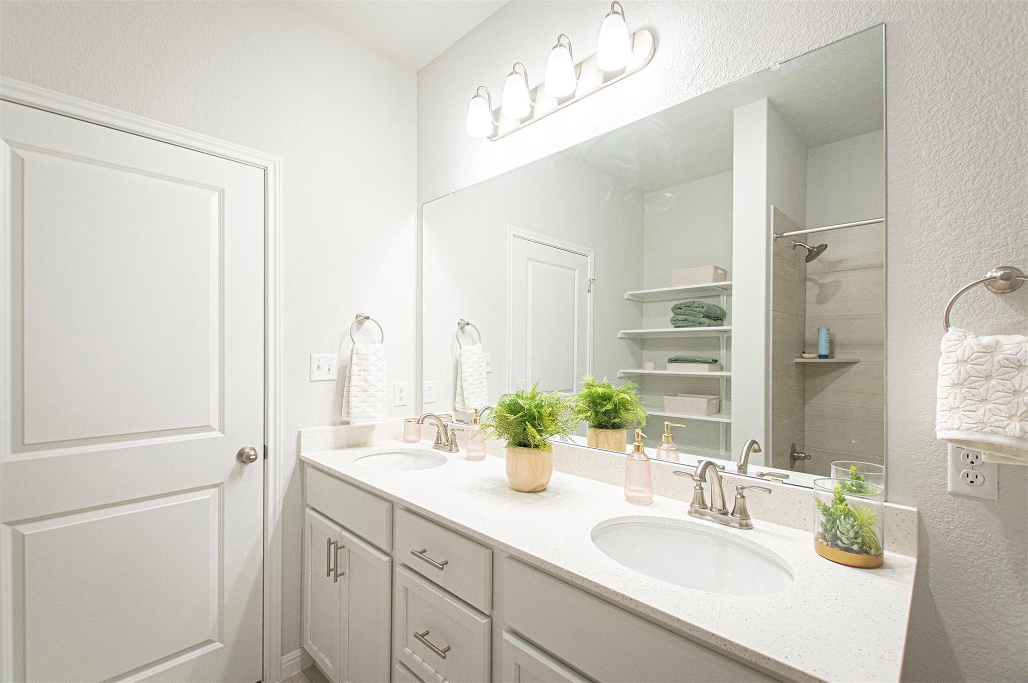 249 Treadwell Ln, Kyle, TX 78640