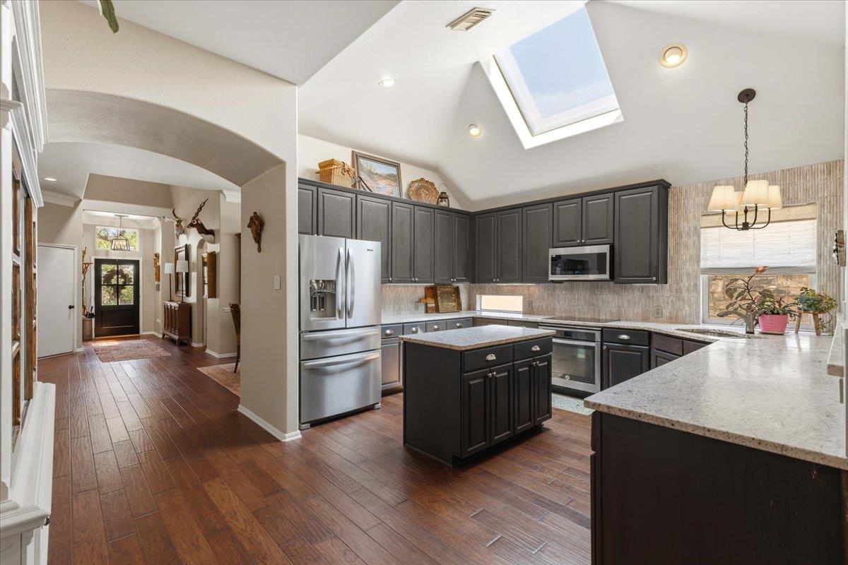 132 Double Eagle Dr # 132, Austin, TX 78738