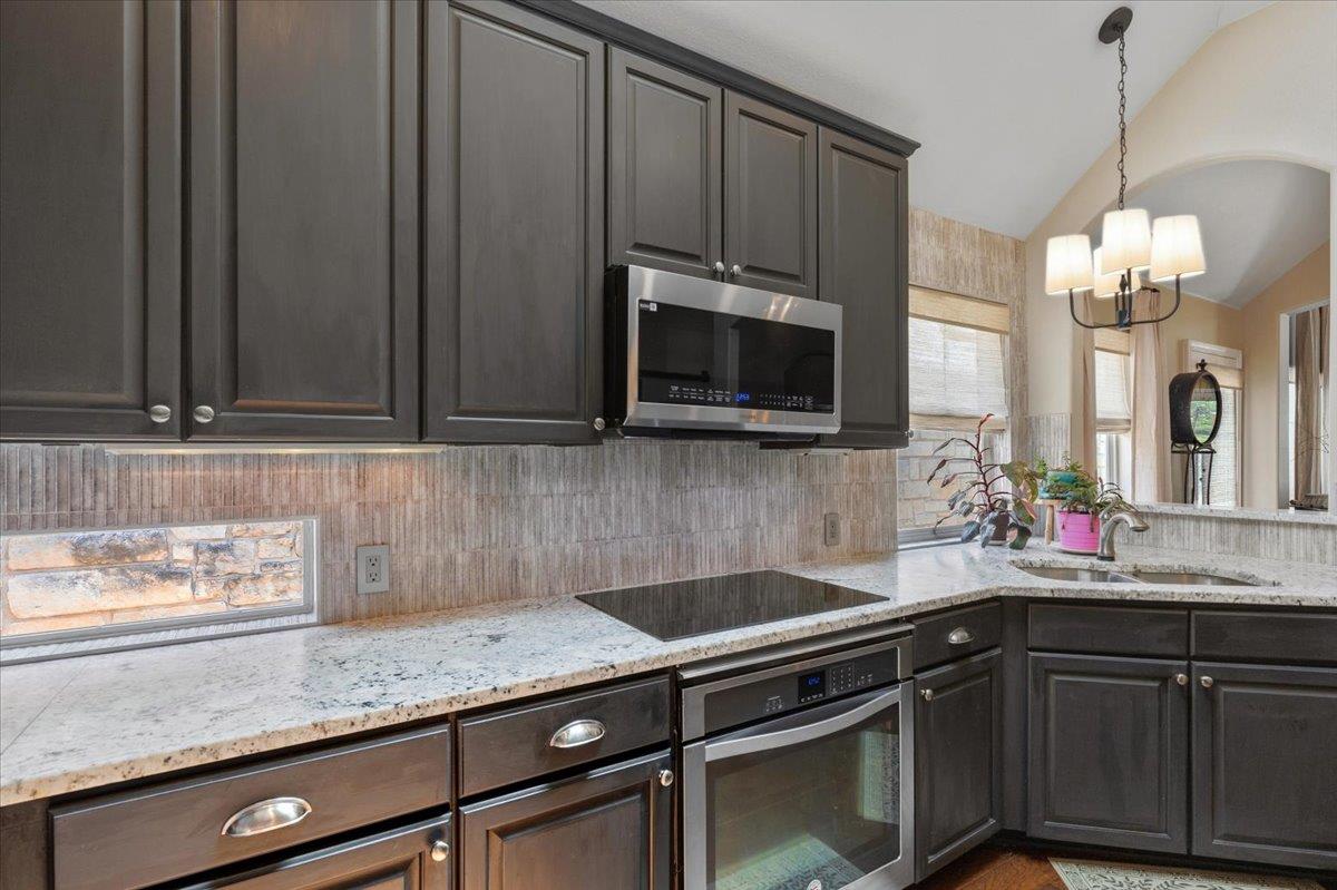 132 Double Eagle Dr # 132, Austin, TX 78738