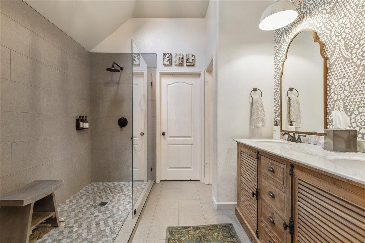 132 Double Eagle Dr # 132, Austin, TX 78738