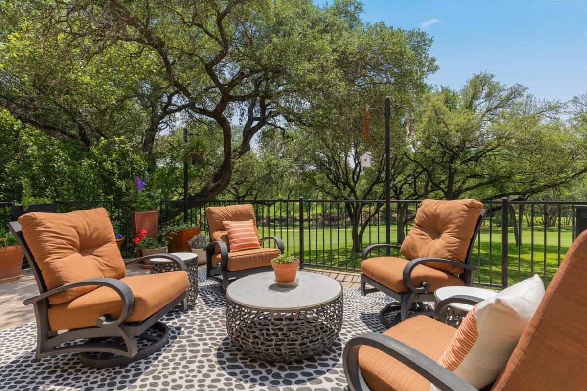 132 Double Eagle Dr # 132, Austin, TX 78738