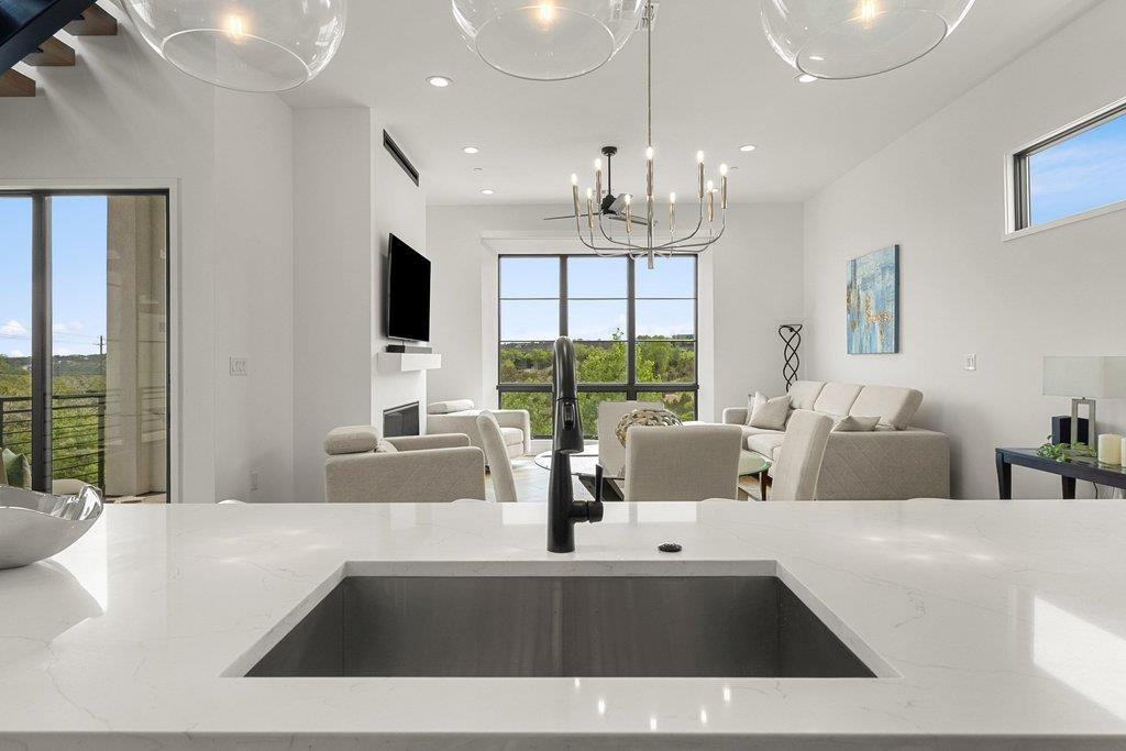 6603 Liliana Ln # 5, Austin, TX 78746