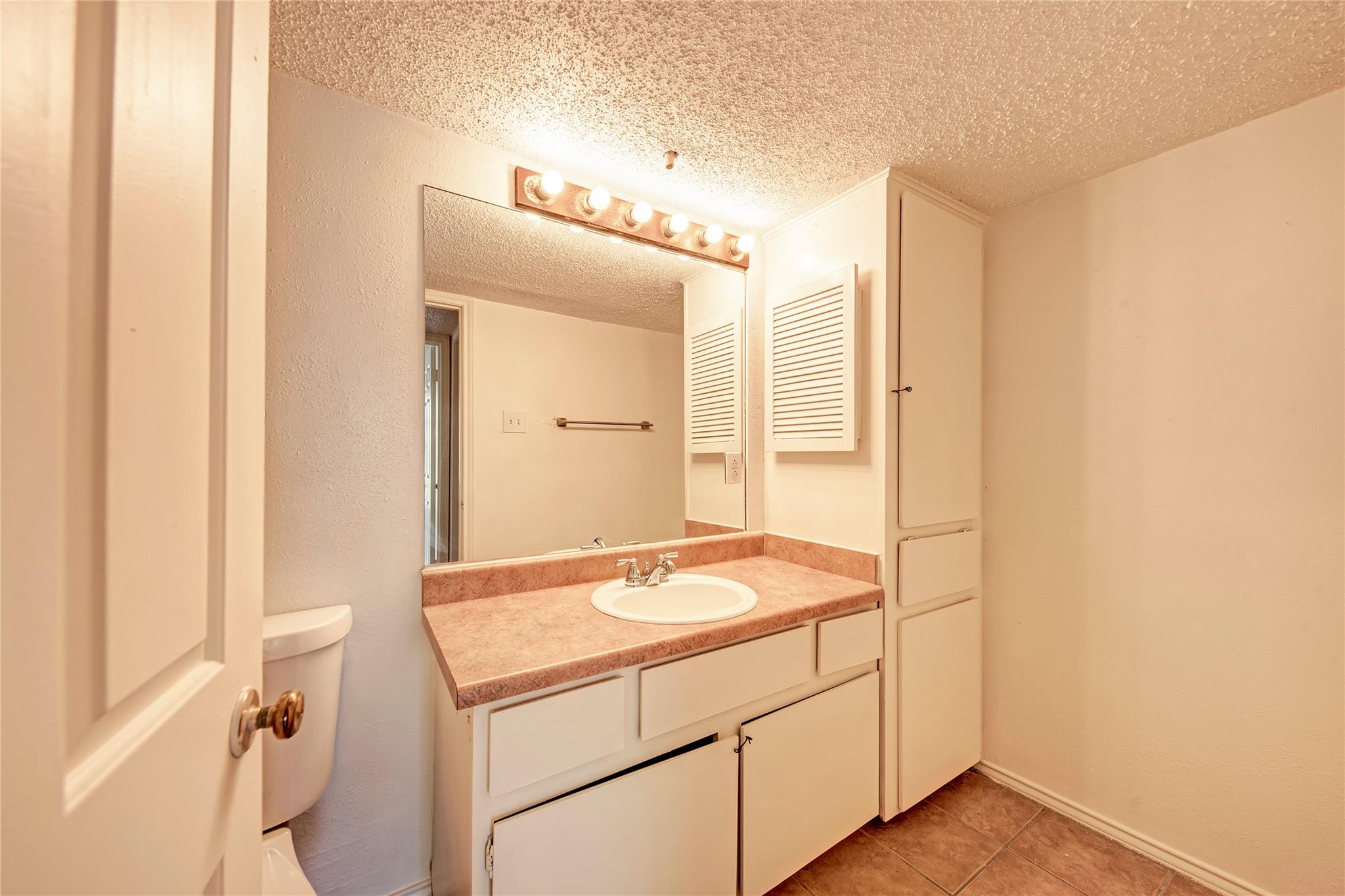 2401 Leon St # 300, Austin, TX 78705