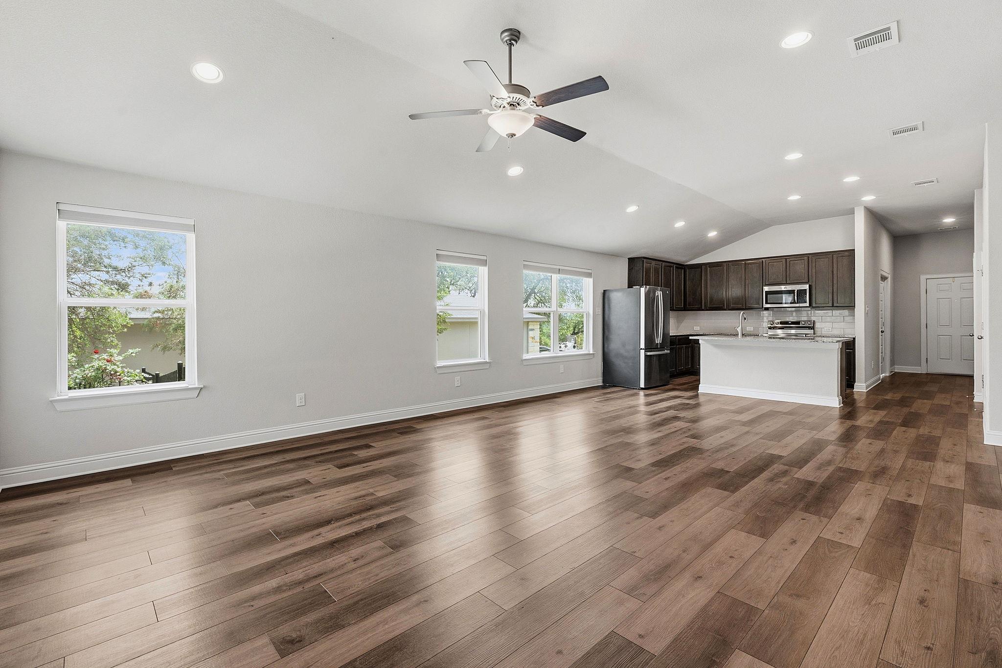 3011 American Dr, Lago Vista, TX 78645