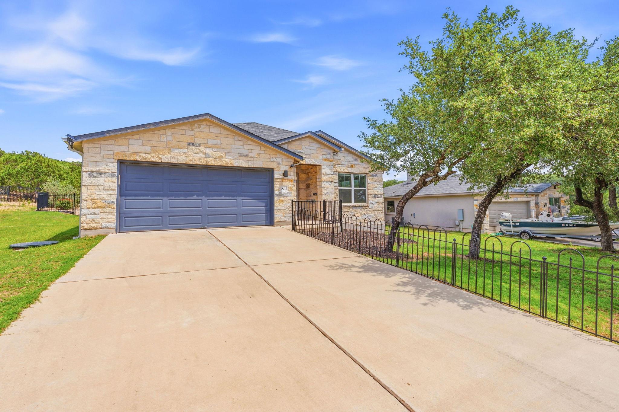 3011 American Dr, Lago Vista, TX 78645