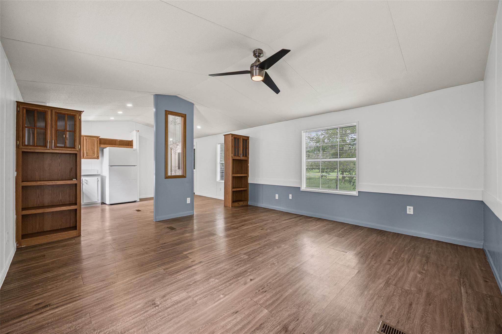 184 Oak Forest Ct, Cedar Creek, TX 78612