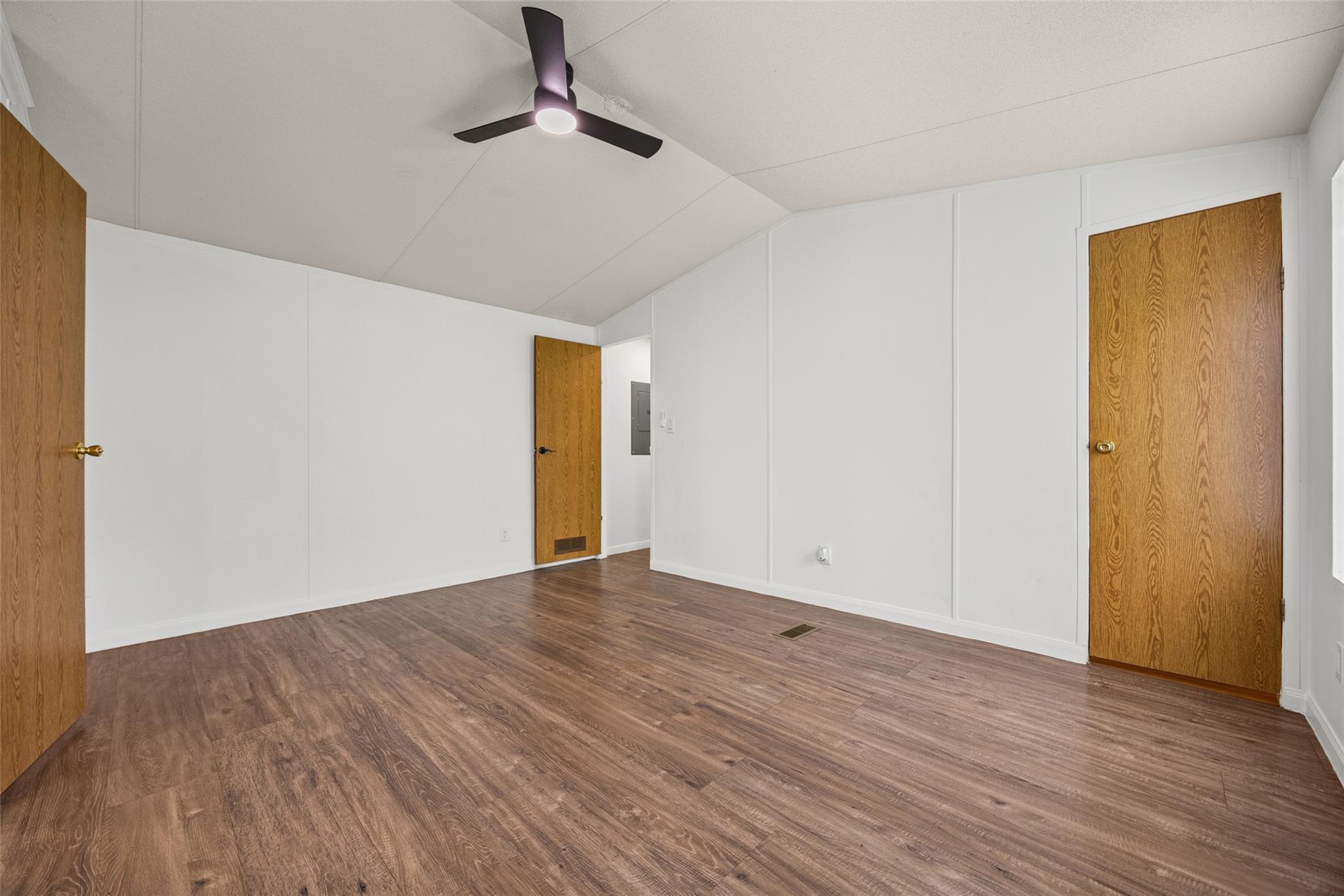 184 Oak Forest Ct, Cedar Creek, TX 78612