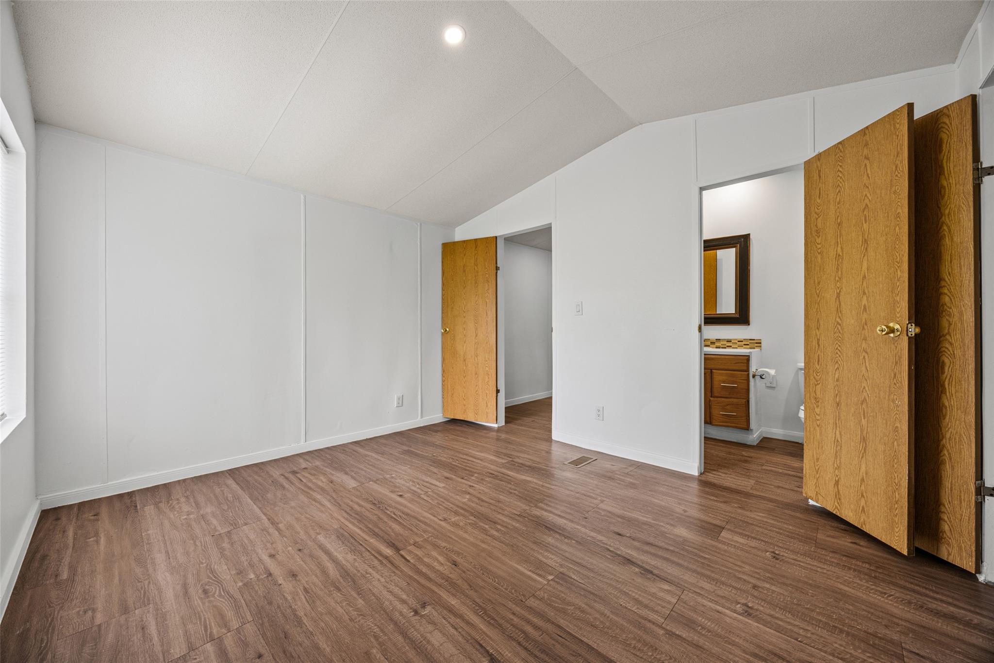 184 Oak Forest Ct, Cedar Creek, TX 78612