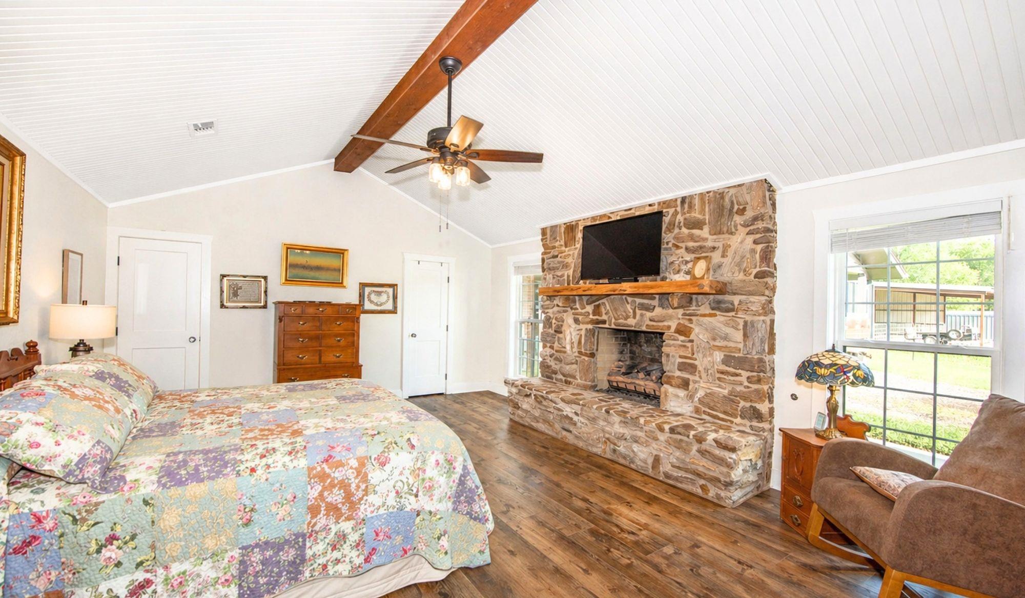 5916 Private Road 2003 (+16.9 acres), Caldwell, TX 77836