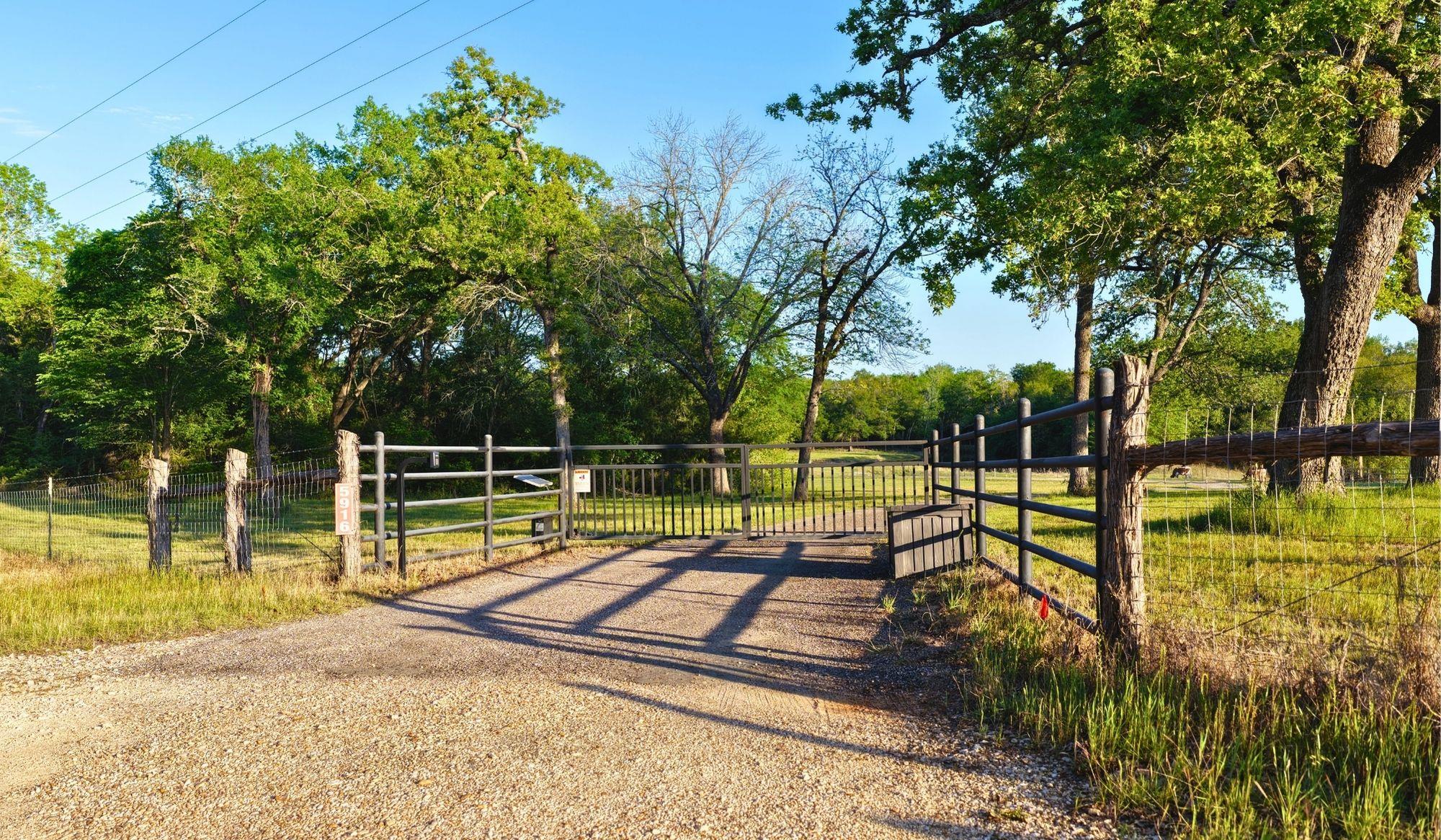 5916 Private Road 2003 (+16.9 acres), Caldwell, TX 77836