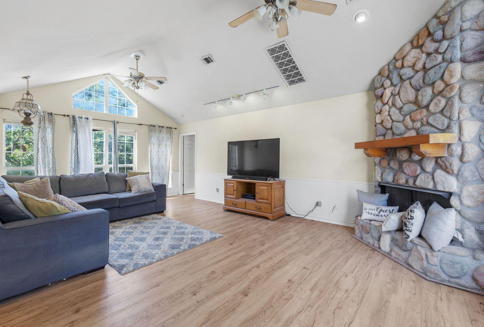 2010 County Road 233, Florence, TX 76527