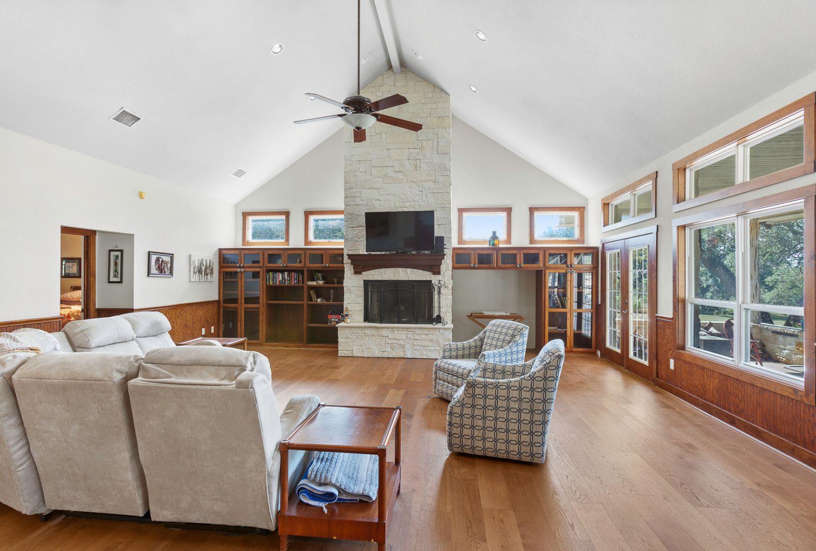 2010 County Road 233, Florence, TX 76527