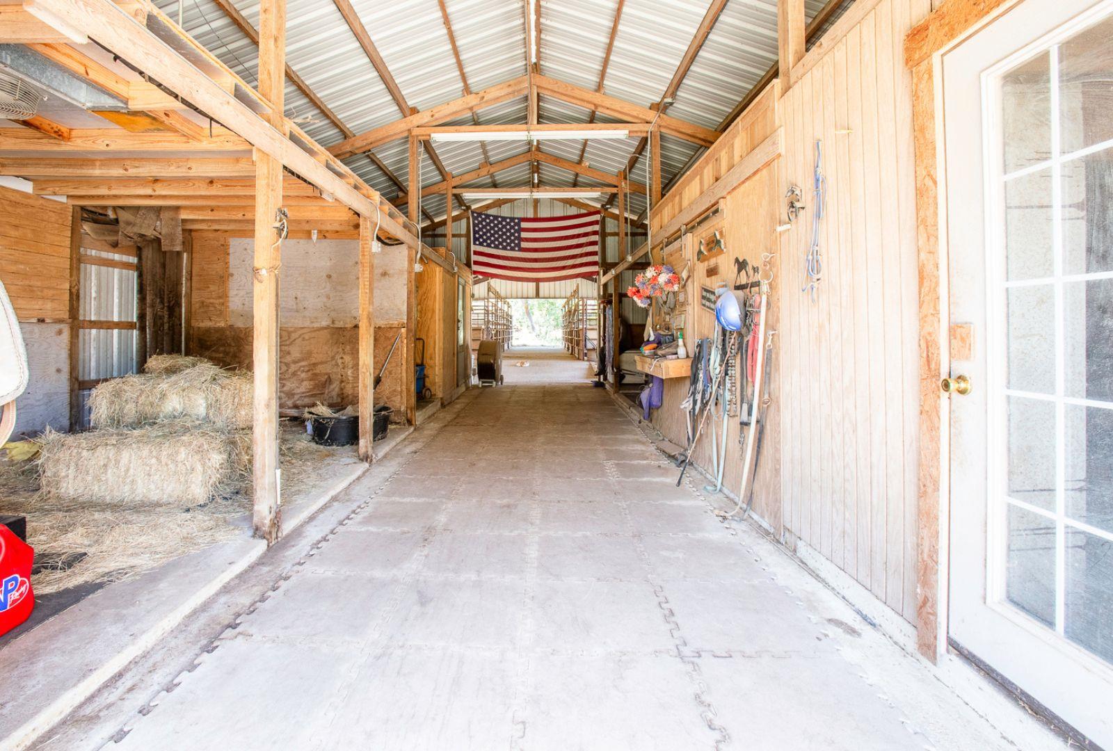 2010 County Road 233, Florence, TX 76527