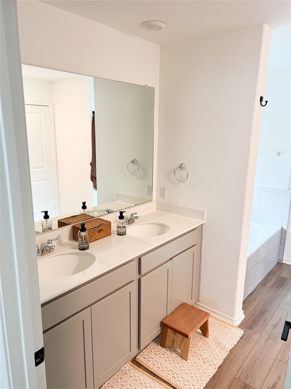 101 River Rise Rd, Kyle, TX 78640