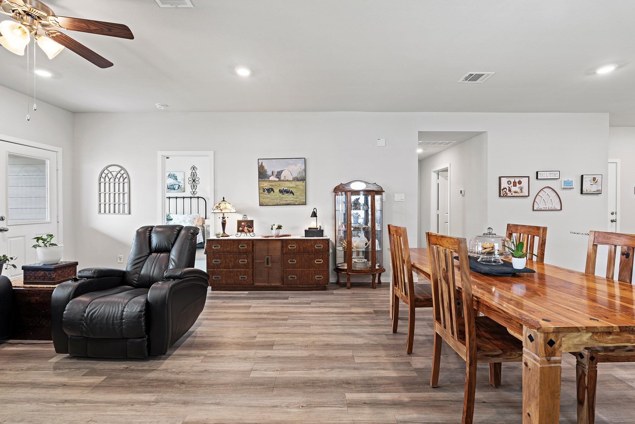 405 Perry Pl, Rockdale, TX 76567
