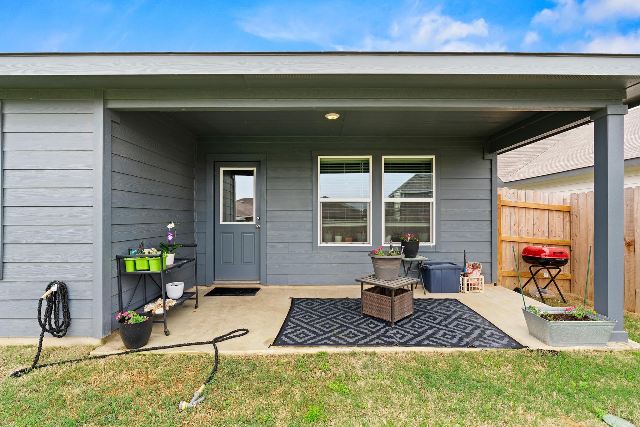 405 Perry Pl, Rockdale, TX 76567