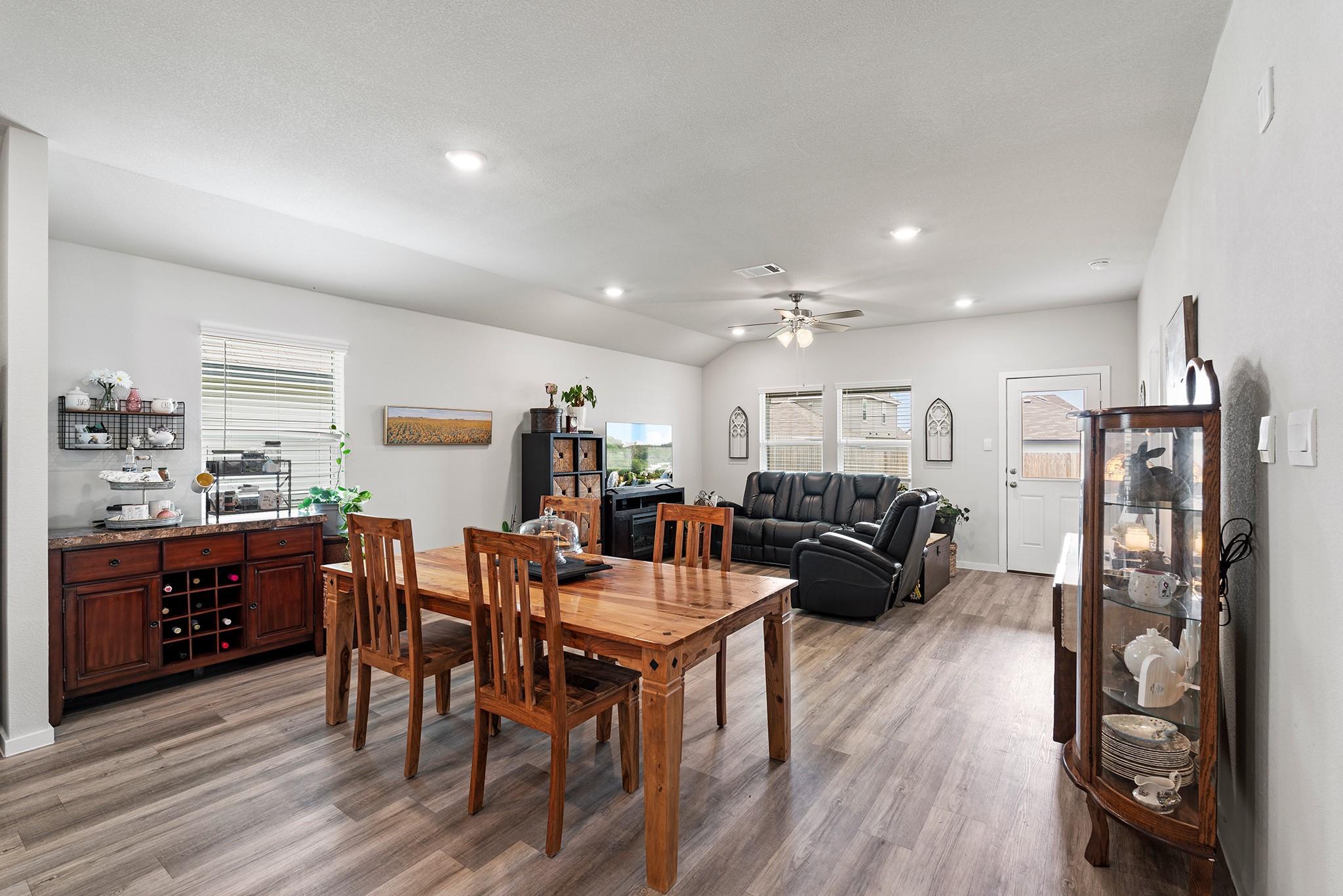 405 Perry Pl, Rockdale, TX 76567