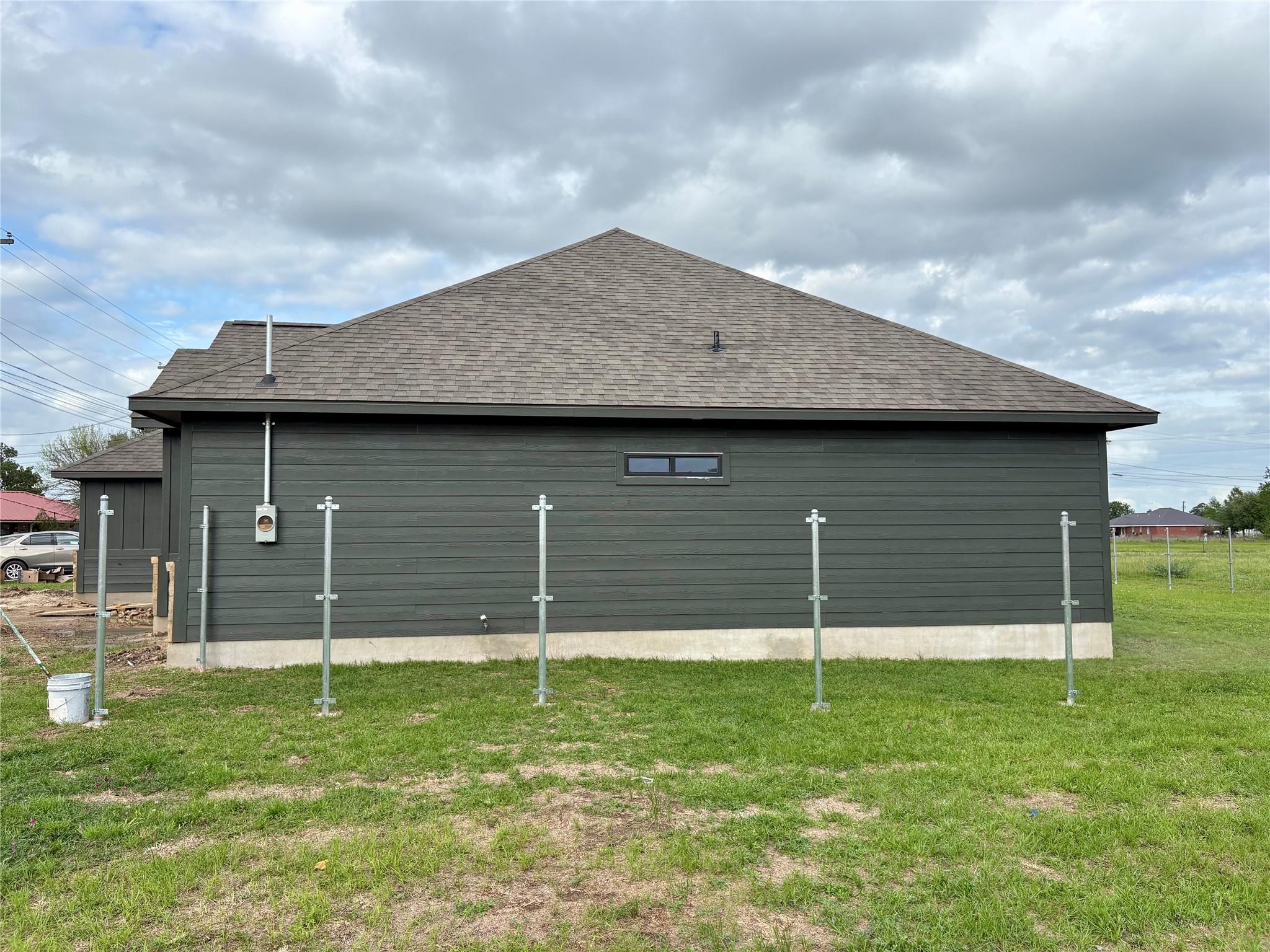 330 Cactus St, Giddings, TX 78942