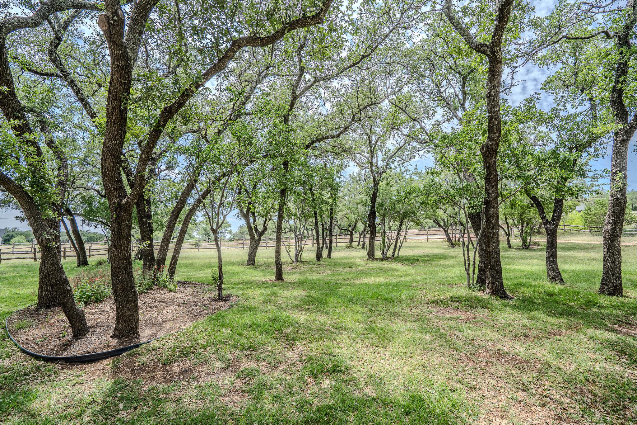 23923 Tres Coronas Dr, Spicewood, TX 78669