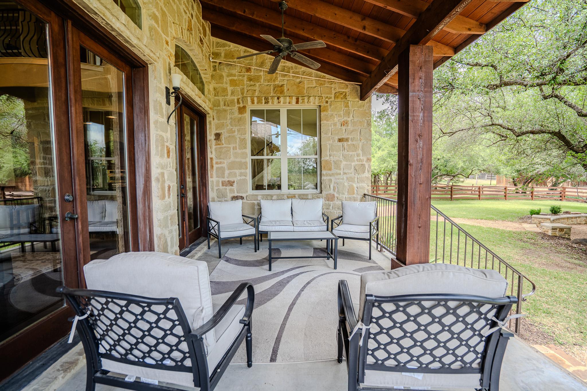 23923 Tres Coronas Dr, Spicewood, TX 78669