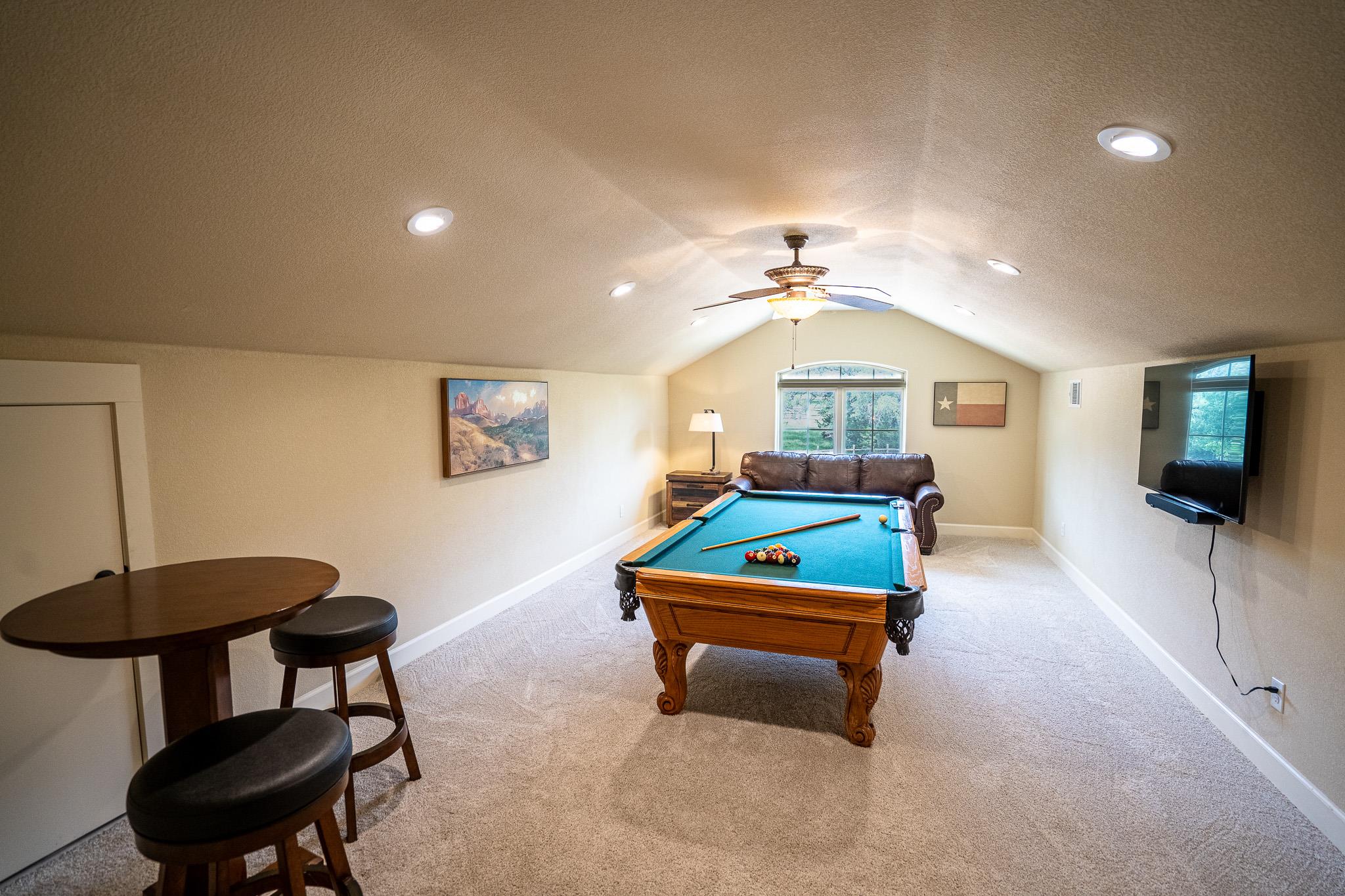 23923 Tres Coronas Dr, Spicewood, TX 78669