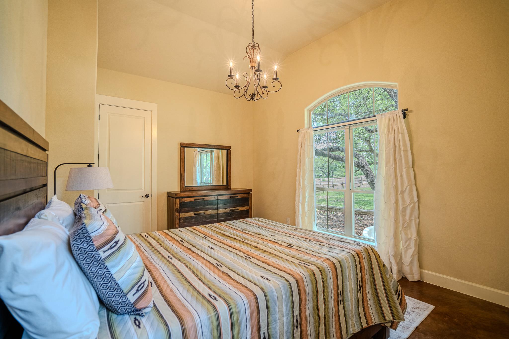 23923 Tres Coronas Dr, Spicewood, TX 78669