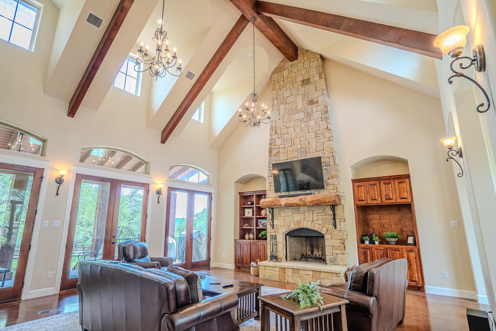 23923 Tres Coronas Dr, Spicewood, TX 78669