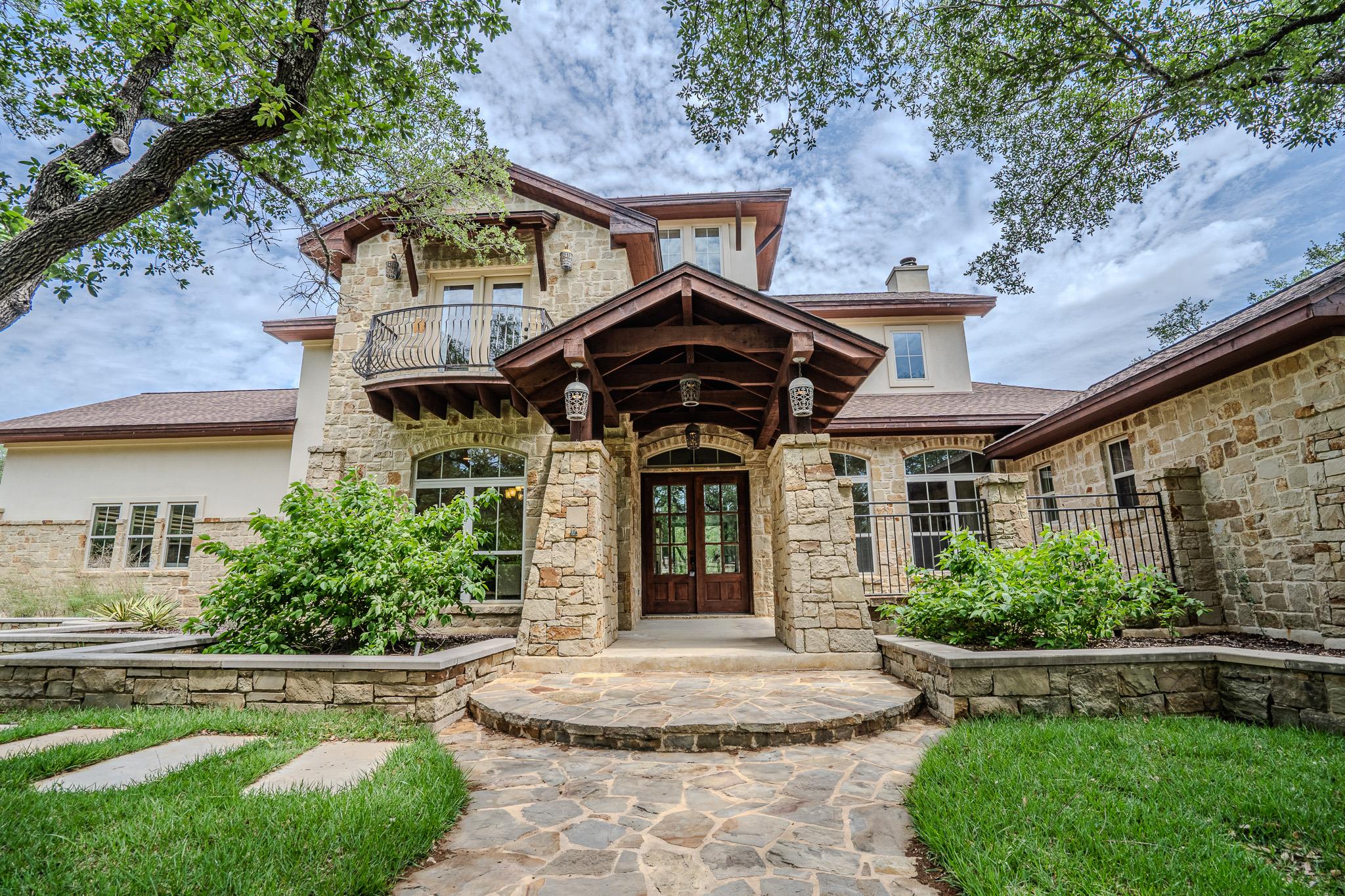 23923 Tres Coronas Dr, Spicewood, TX 78669