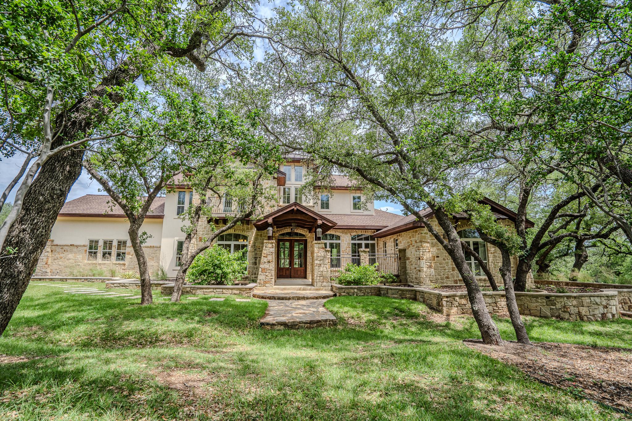 23923 Tres Coronas Dr, Spicewood, TX 78669