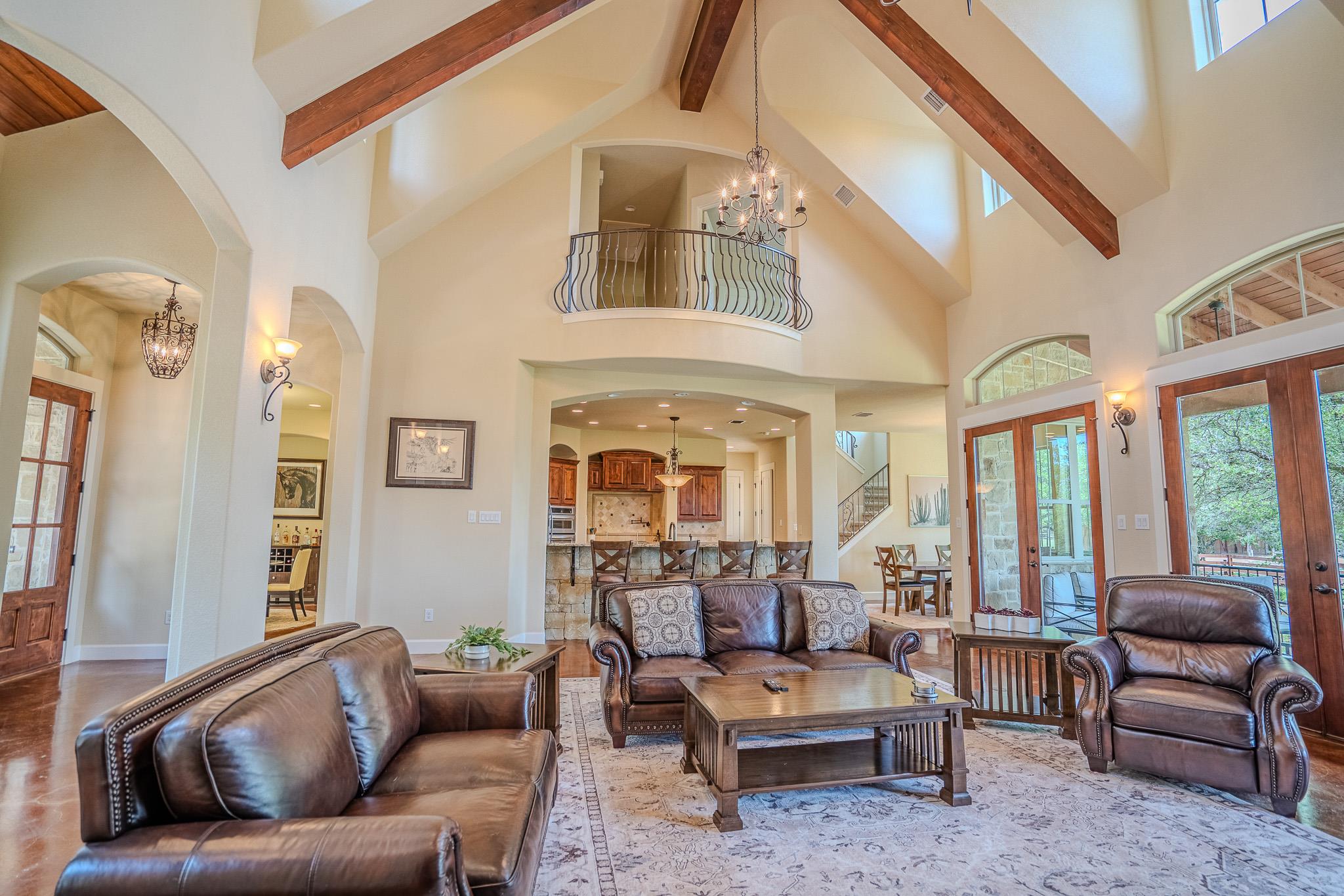 23923 Tres Coronas Dr, Spicewood, TX 78669