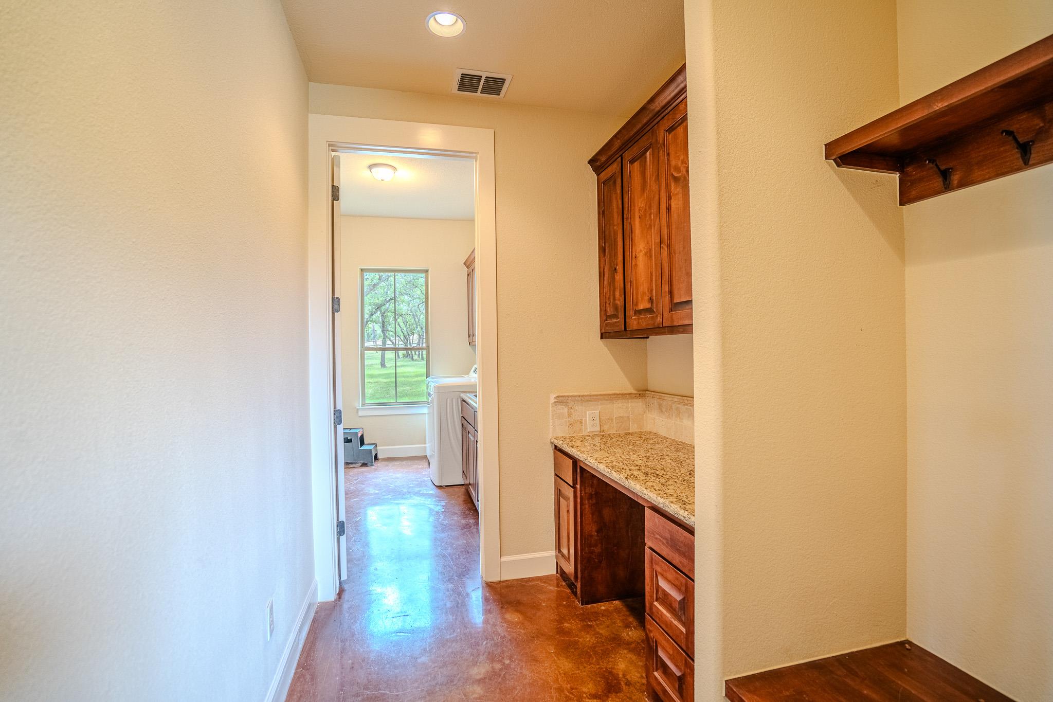 23923 Tres Coronas Dr, Spicewood, TX 78669