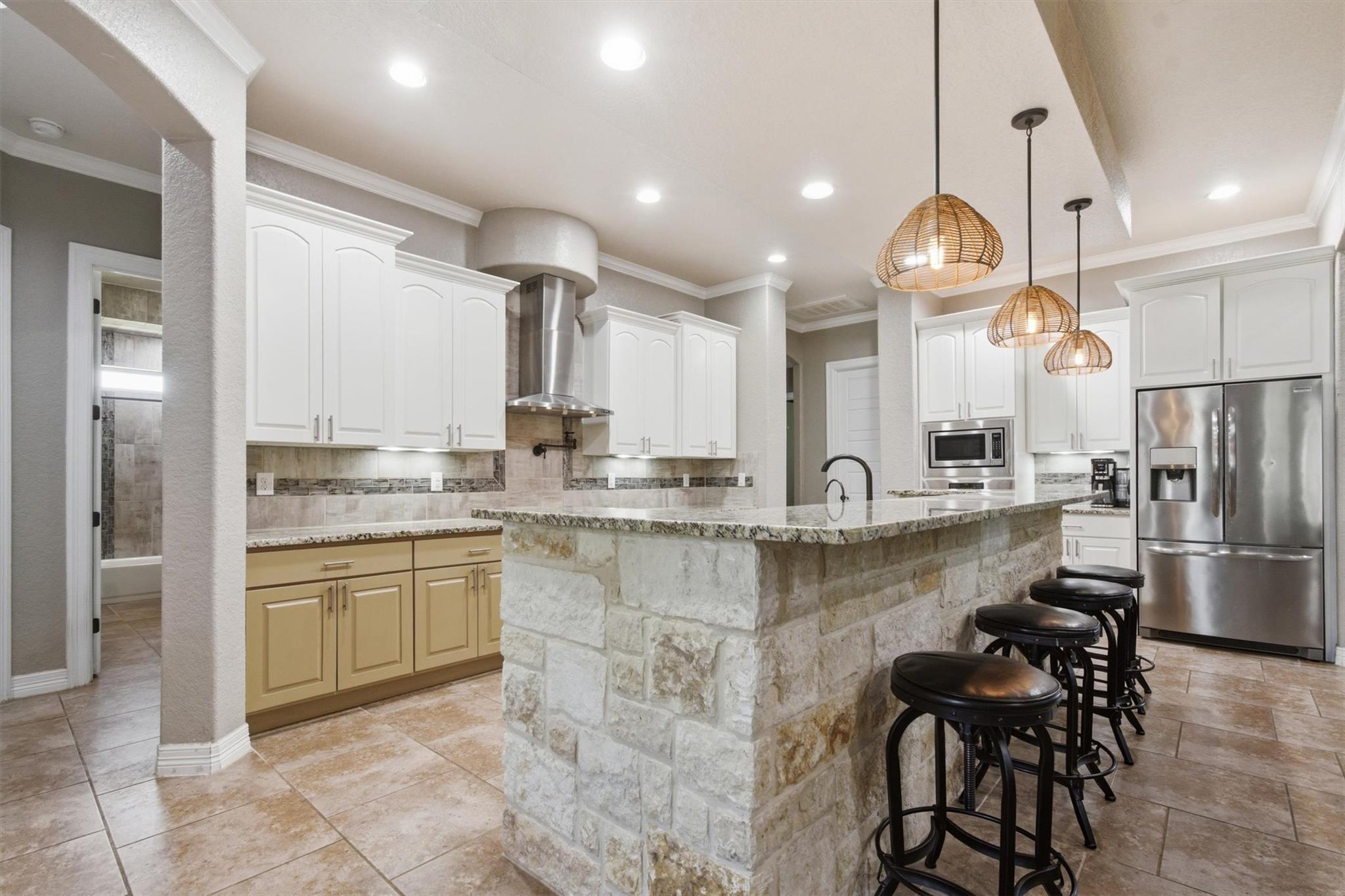 1106 Private Road 3702, San Antonio, TX 78253