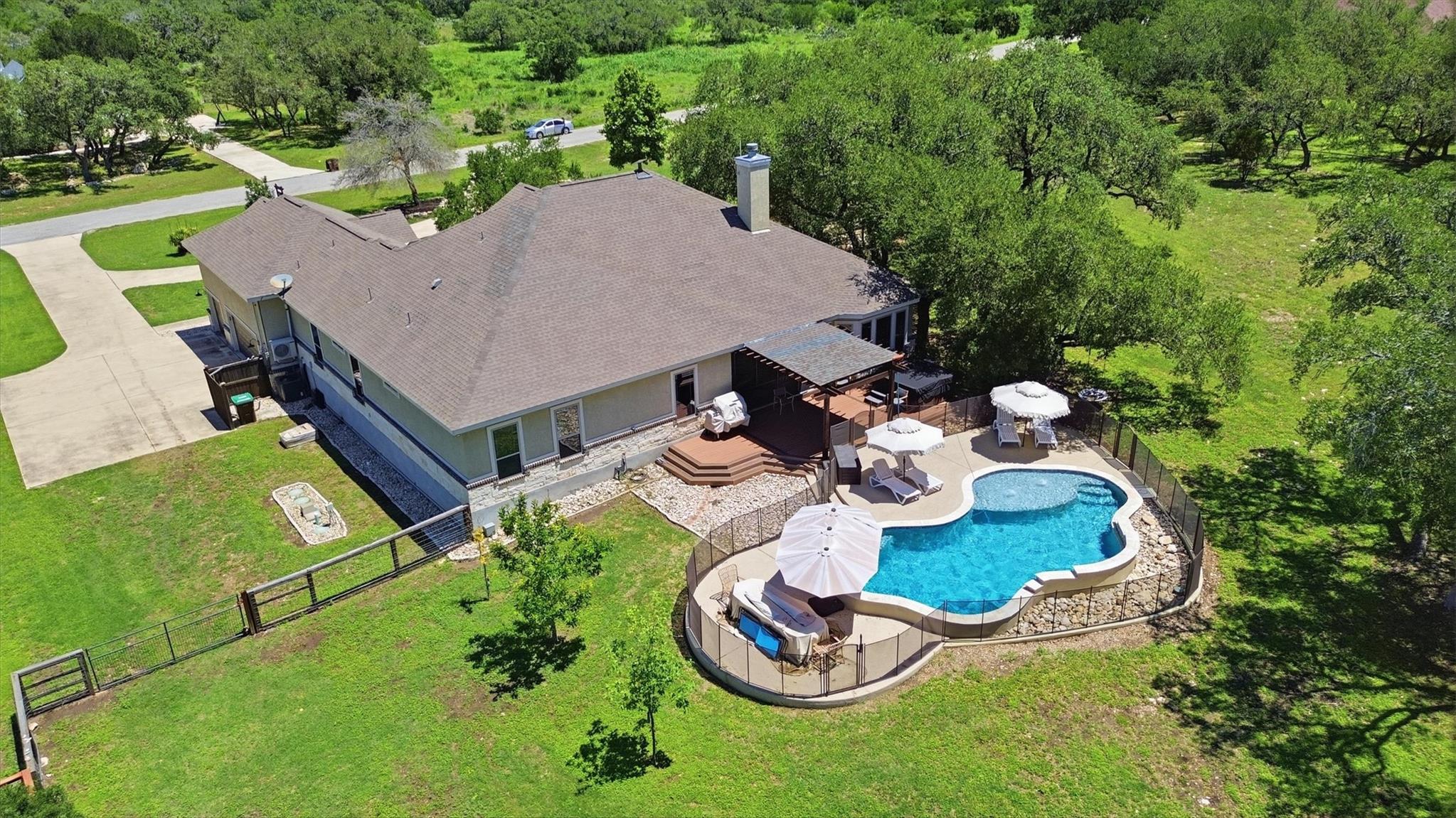 1106 Private Road 3702, San Antonio, TX 78253