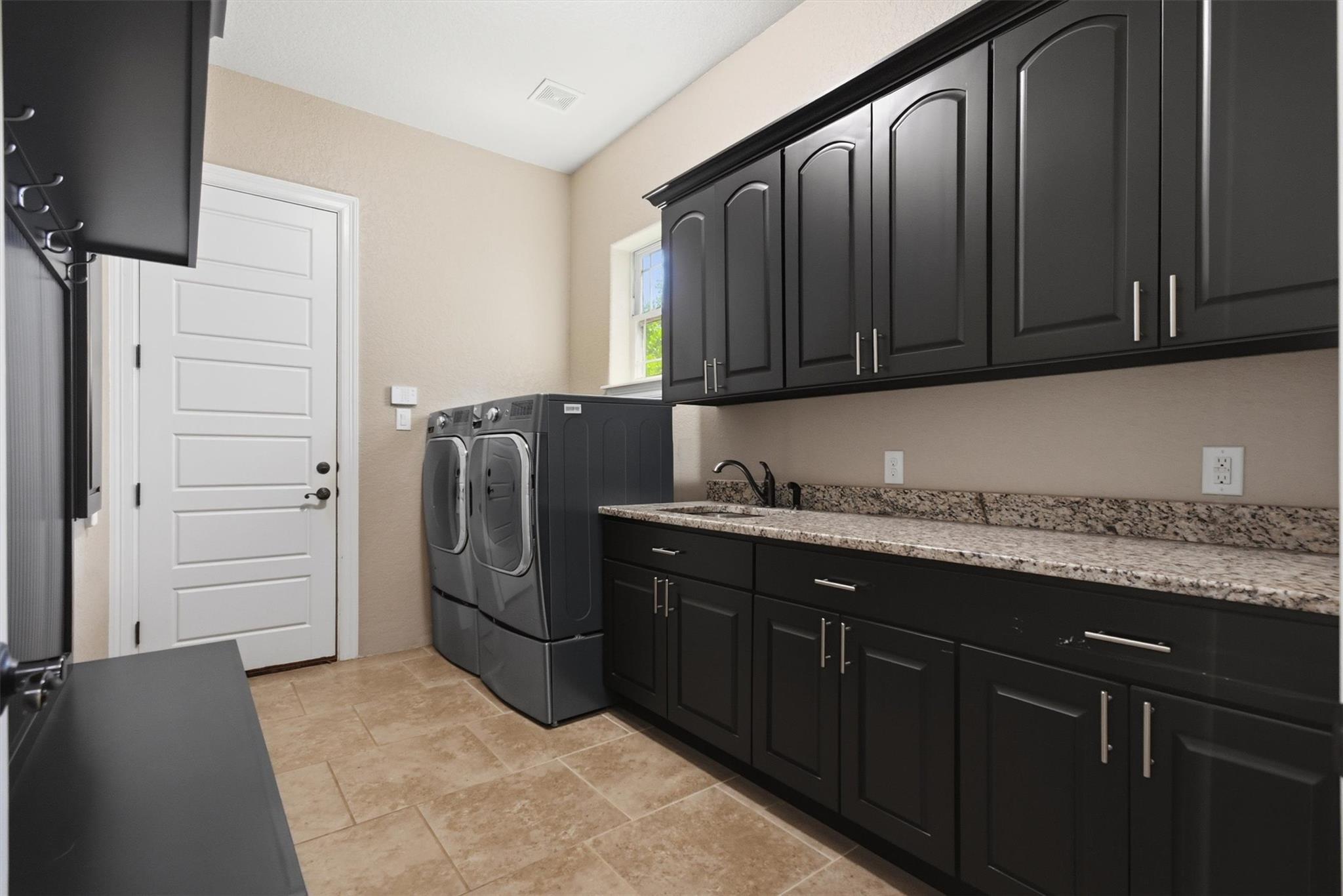 1106 Private Road 3702, San Antonio, TX 78253