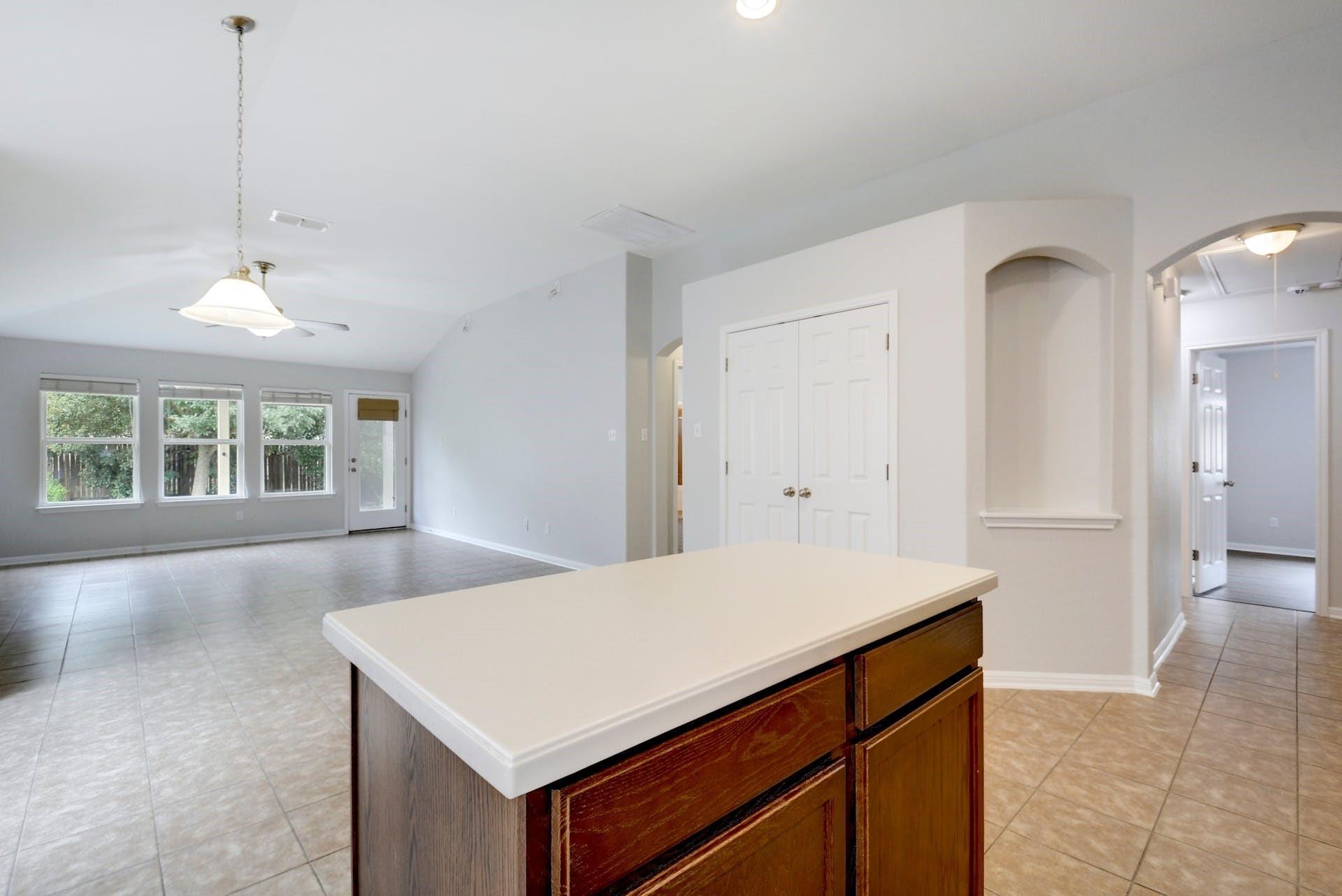 220 Mystic Shadow Ln, Buda, TX 78610
