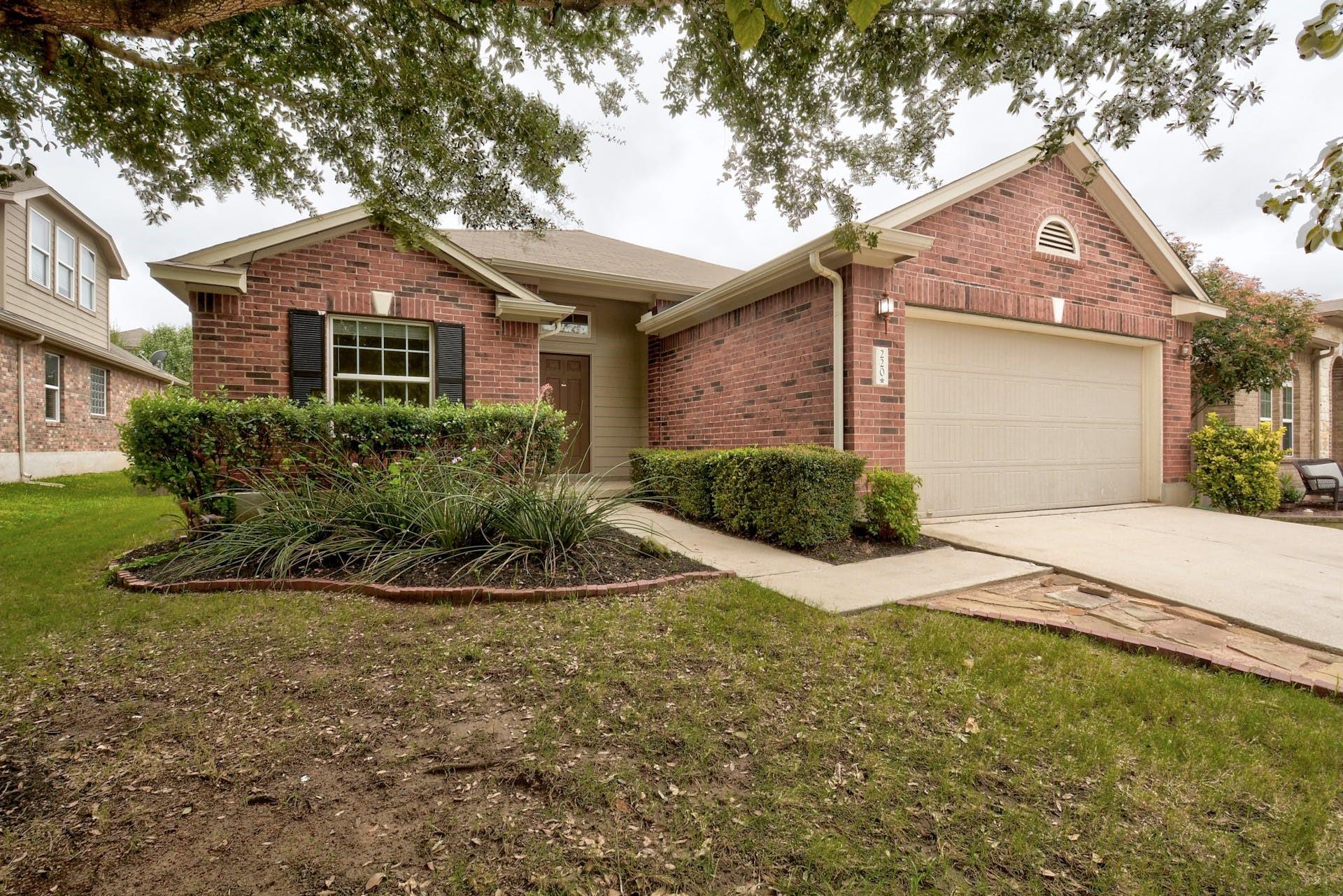 220 Mystic Shadow Ln, Buda, TX 78610