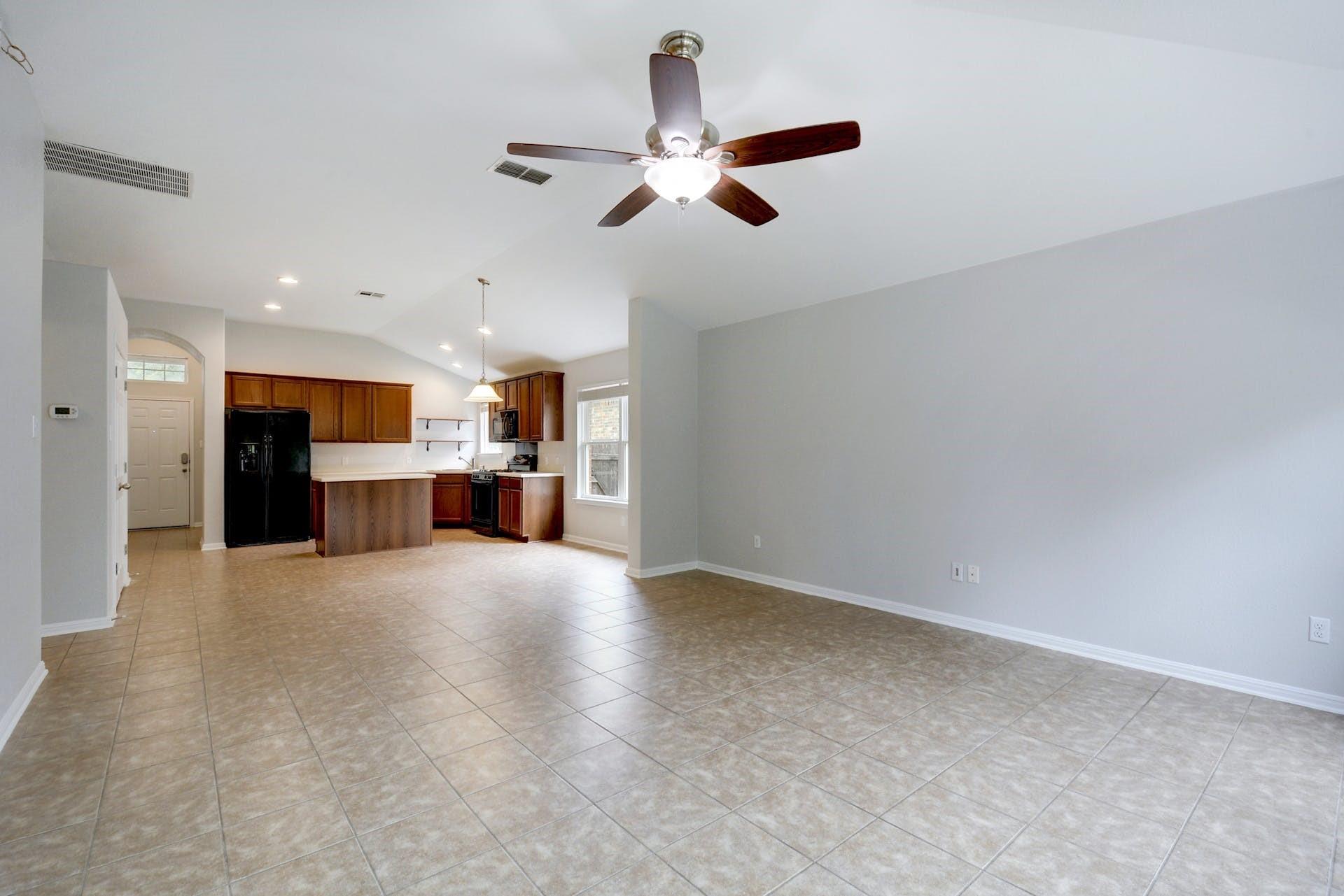 220 Mystic Shadow Ln, Buda, TX 78610