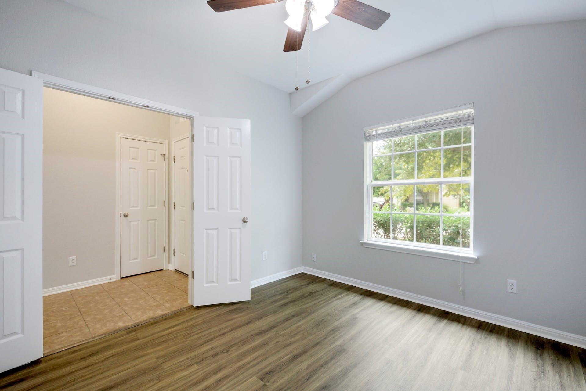 220 Mystic Shadow Ln, Buda, TX 78610