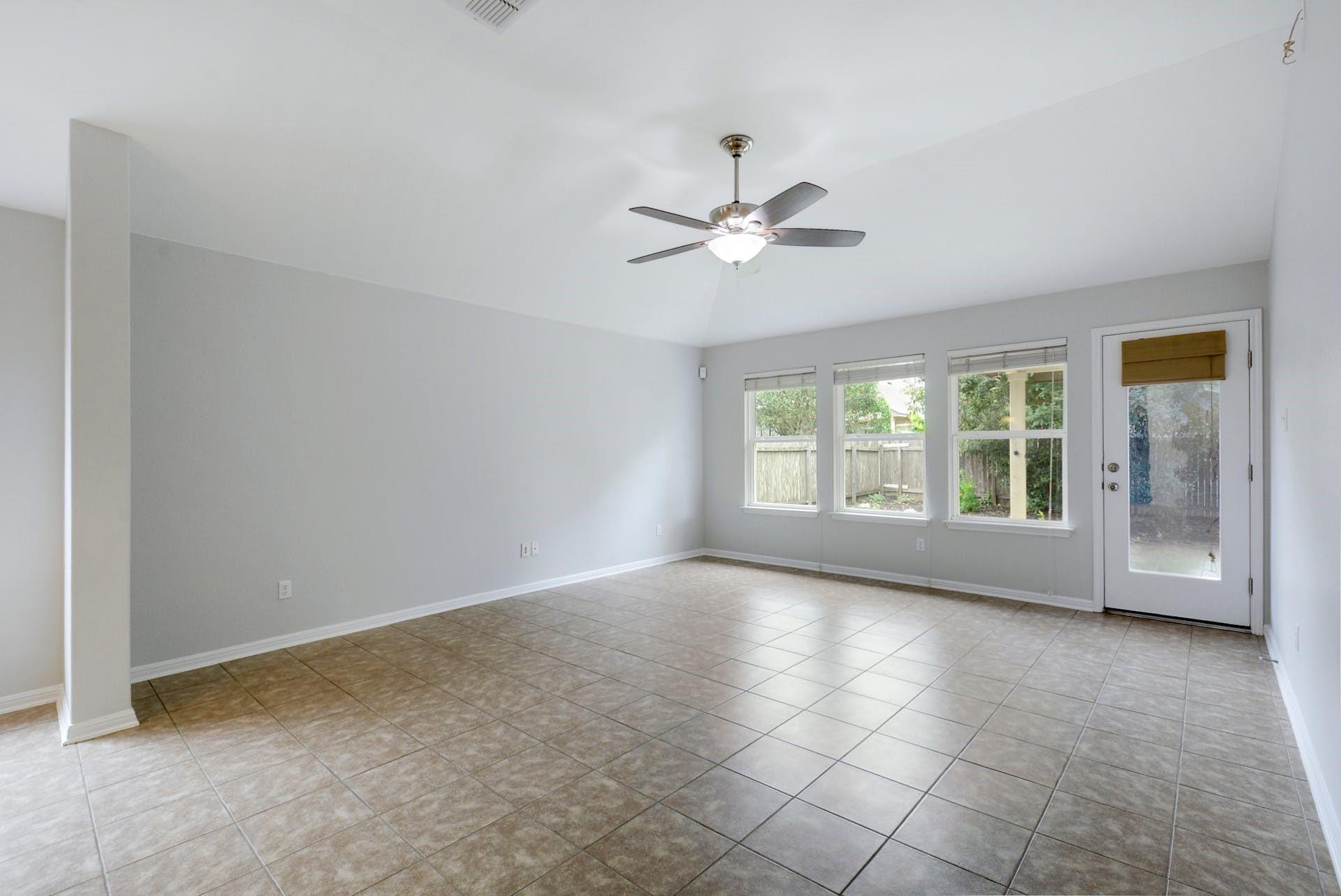 220 Mystic Shadow Ln, Buda, TX 78610