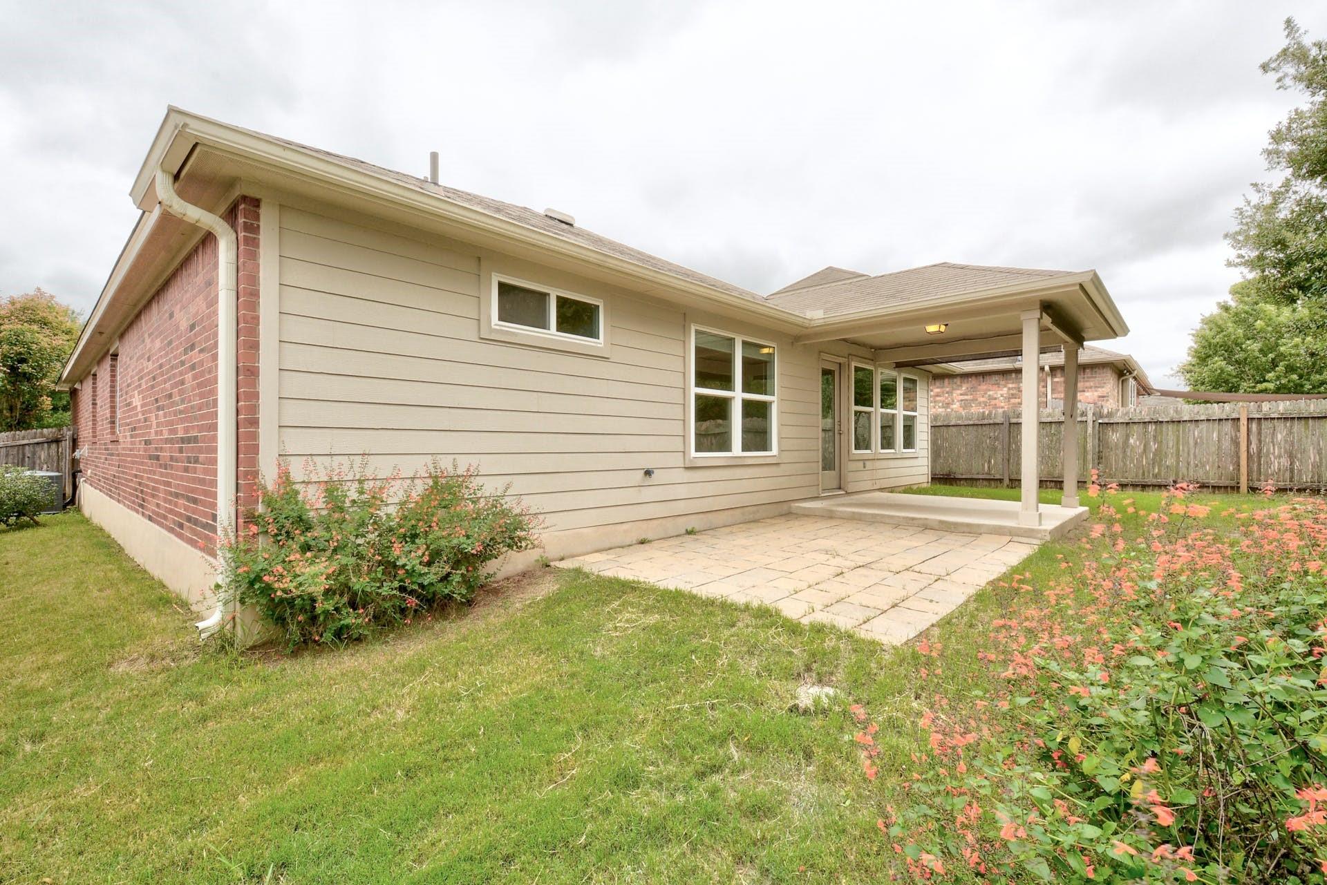 220 Mystic Shadow Ln, Buda, TX 78610