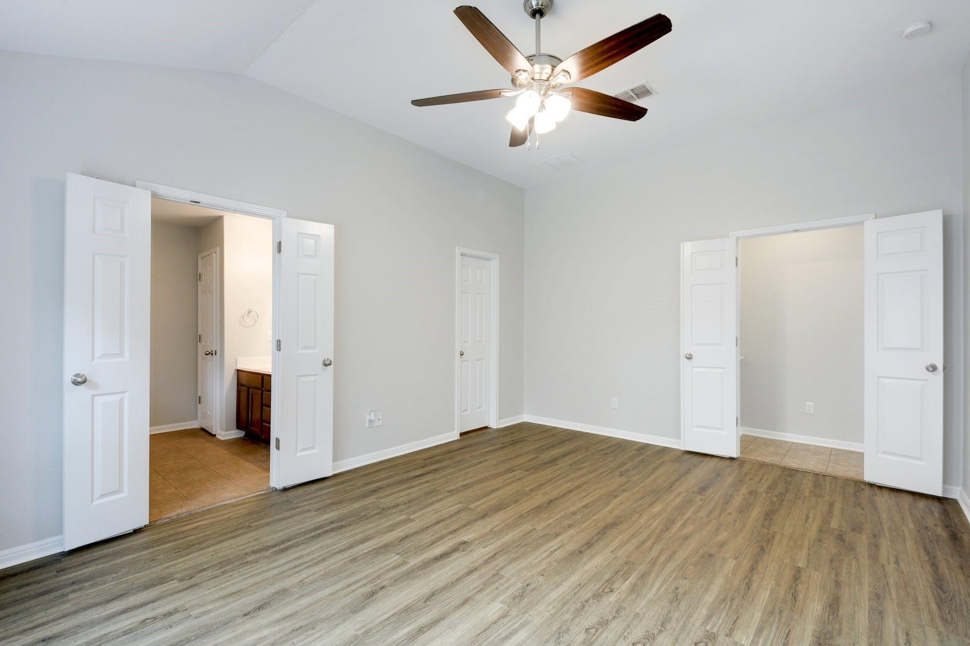 220 Mystic Shadow Ln, Buda, TX 78610