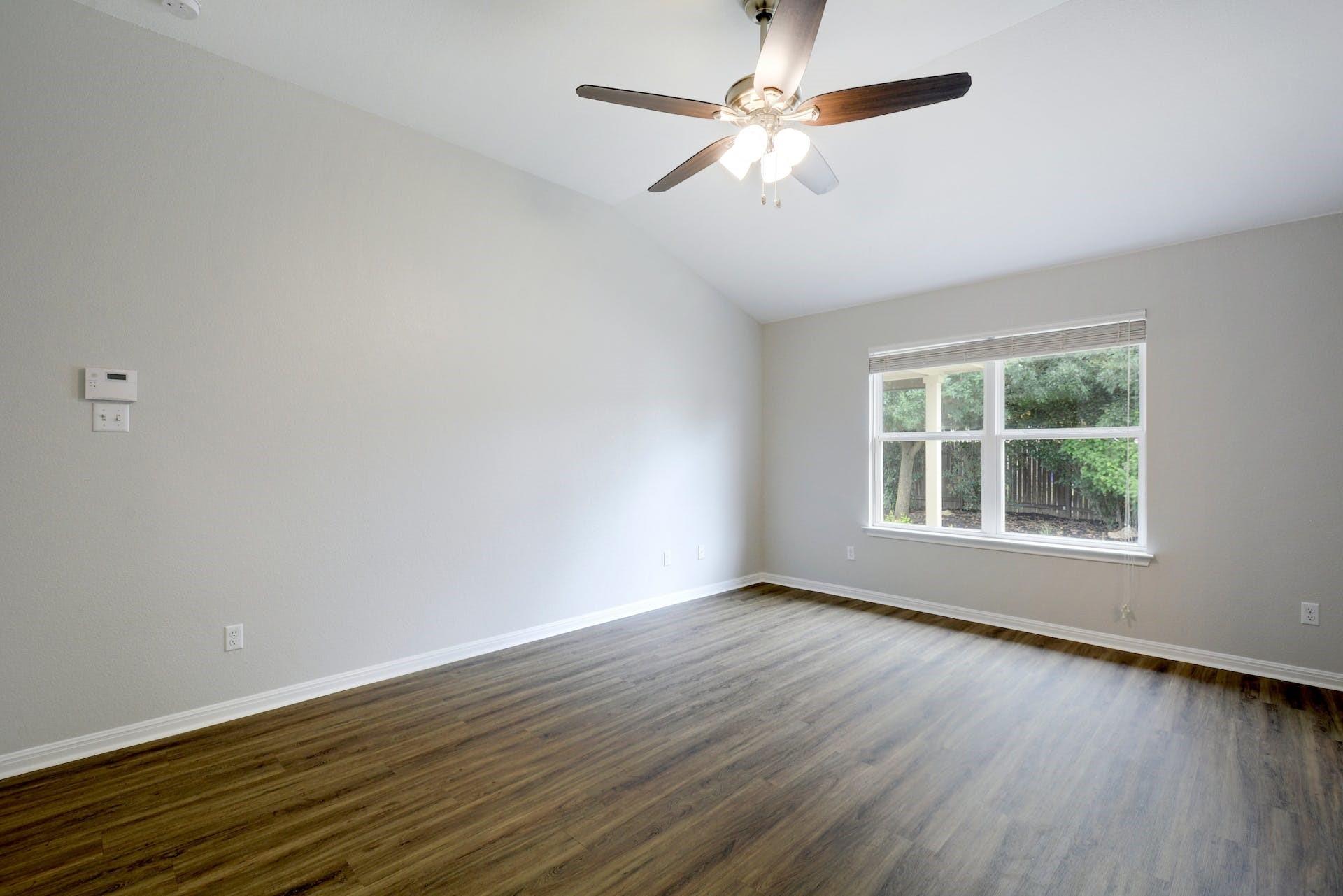 220 Mystic Shadow Ln, Buda, TX 78610