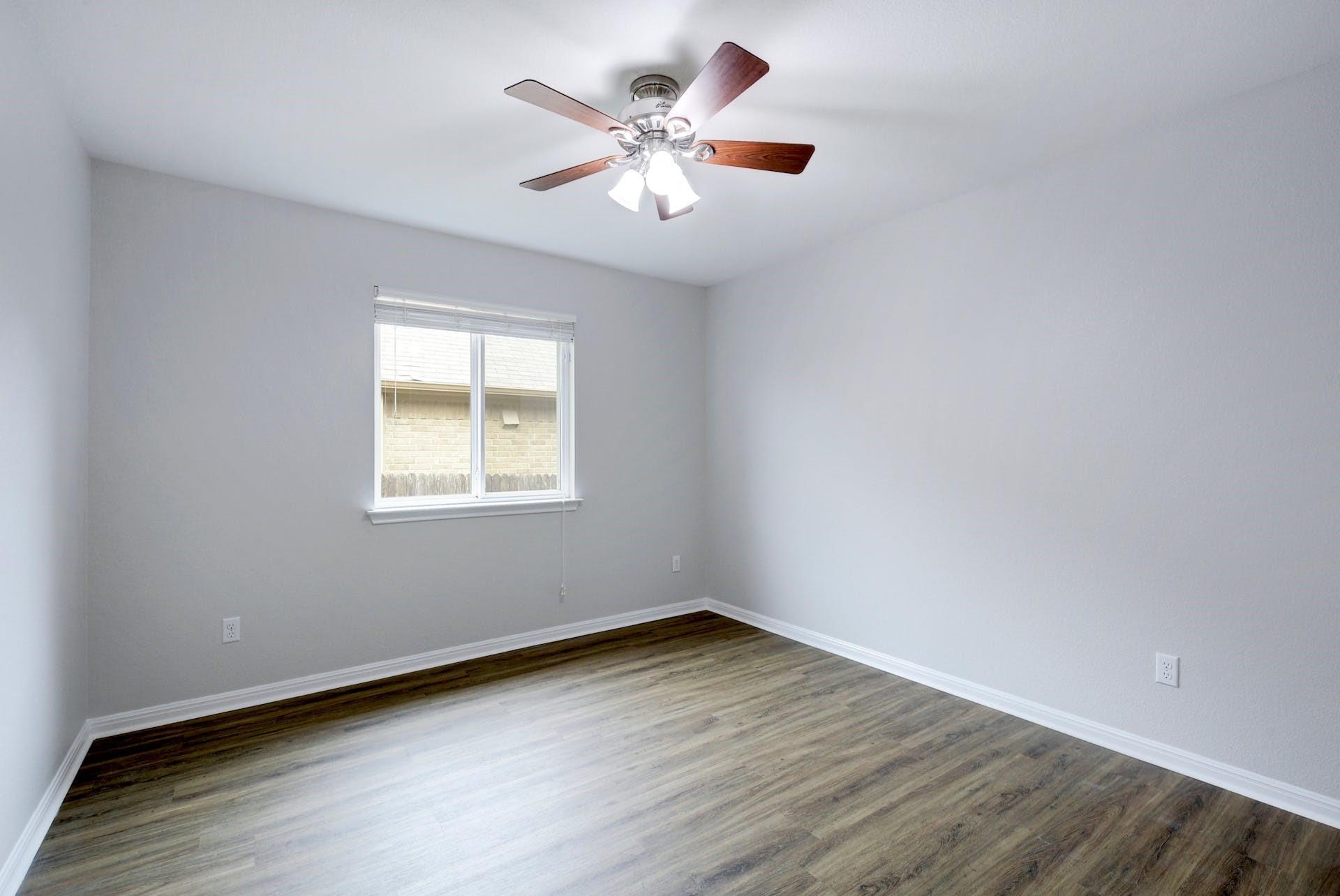 220 Mystic Shadow Ln, Buda, TX 78610