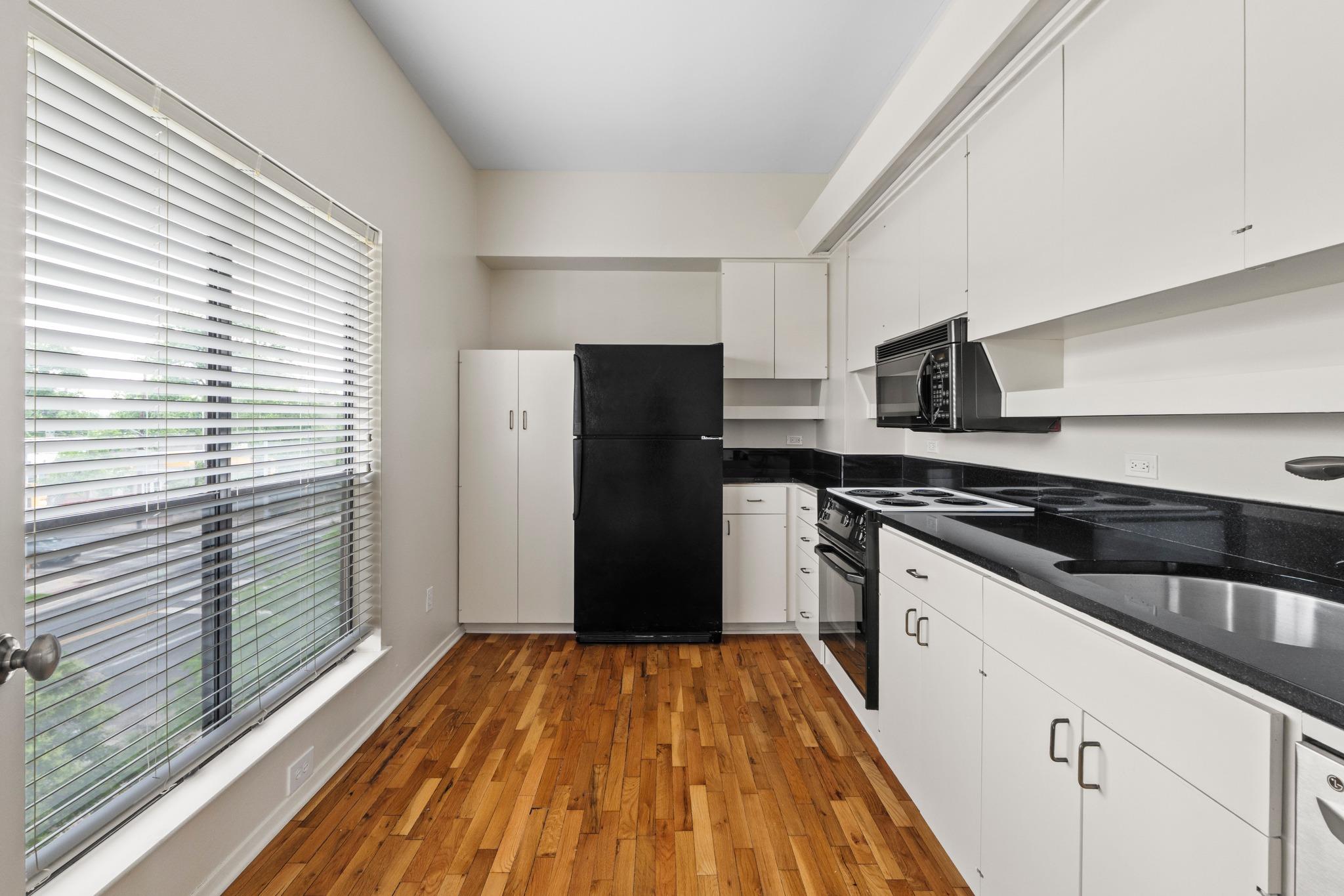 409 E 38th St # 305, Austin, TX 78705