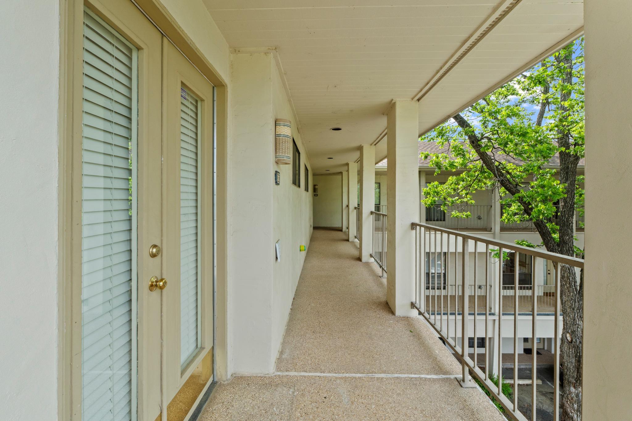 409 E 38th St # 305, Austin, TX 78705