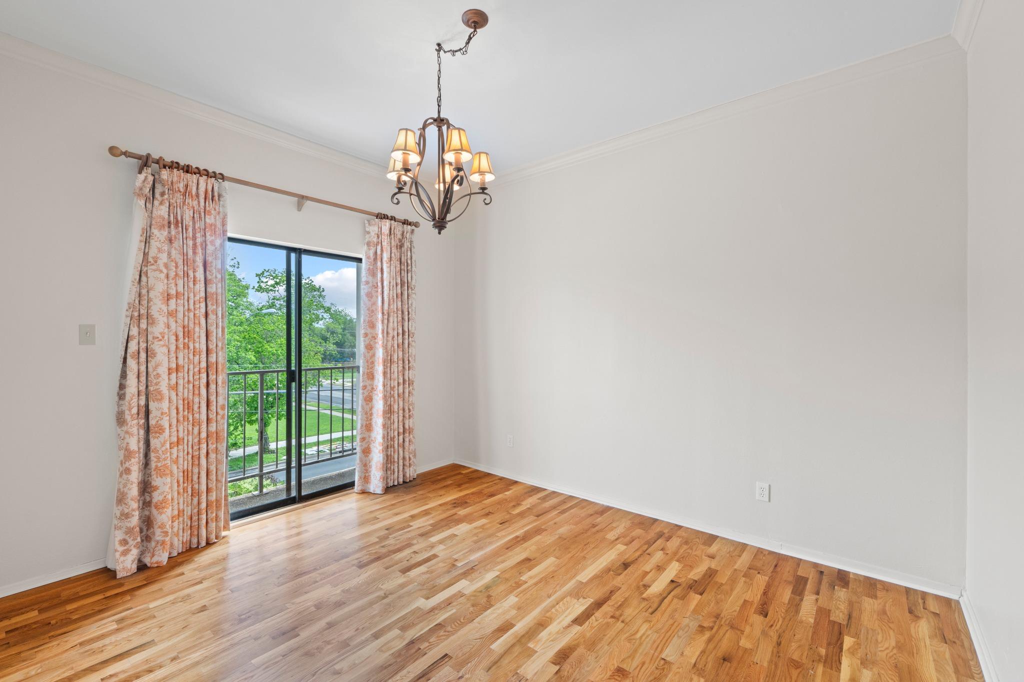 409 E 38th St # 305, Austin, TX 78705