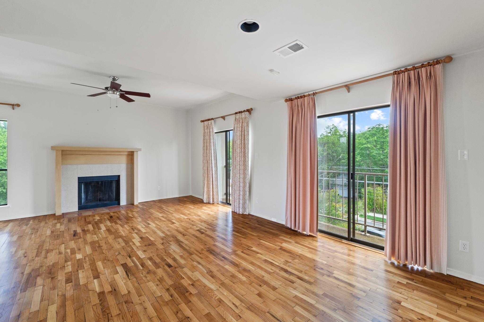 409 E 38th St # 305, Austin, TX 78705