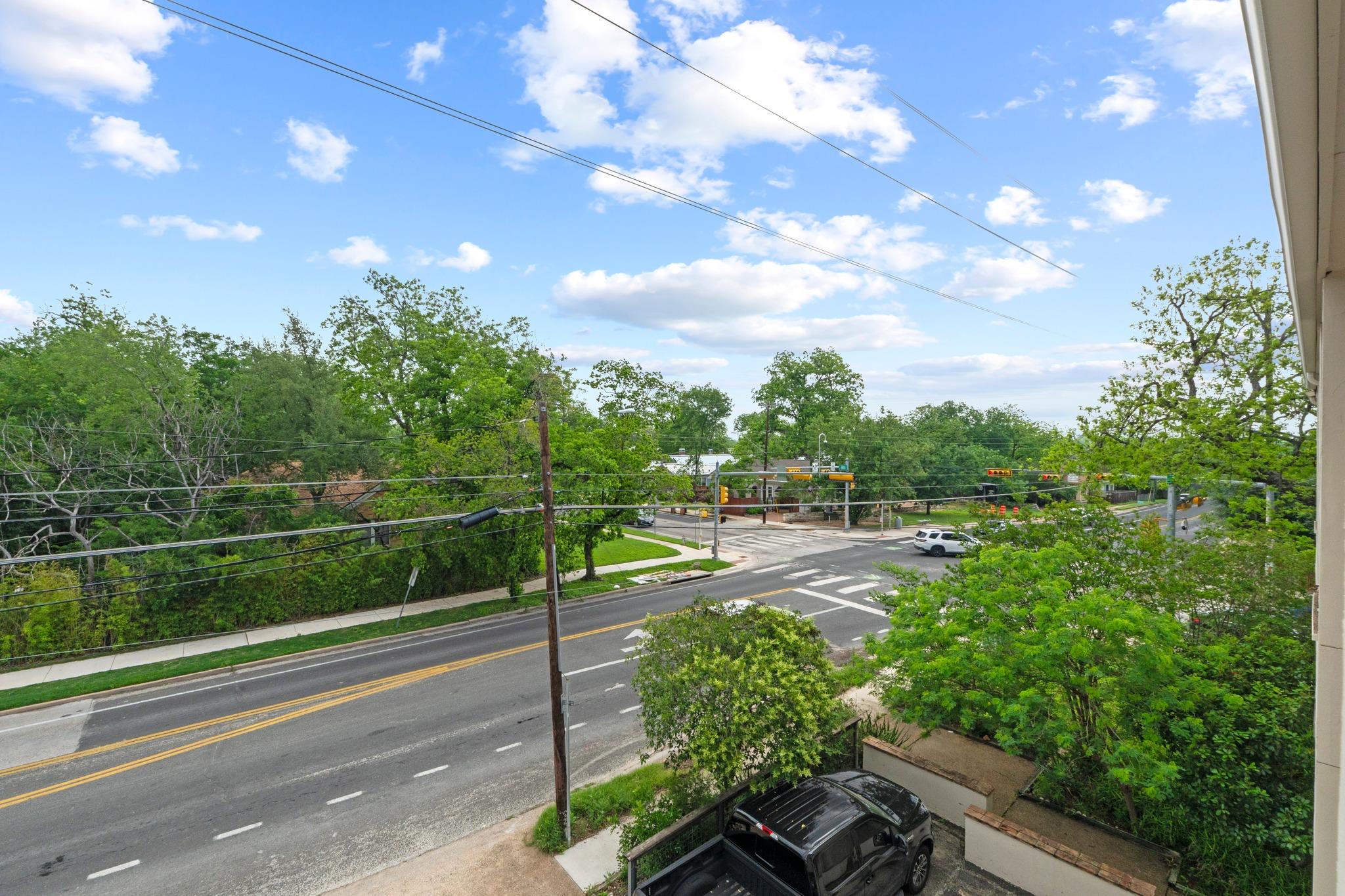 409 E 38th St # 305, Austin, TX 78705