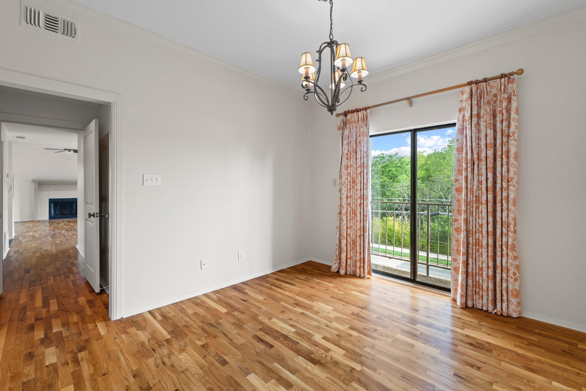 409 E 38th St # 305, Austin, TX 78705